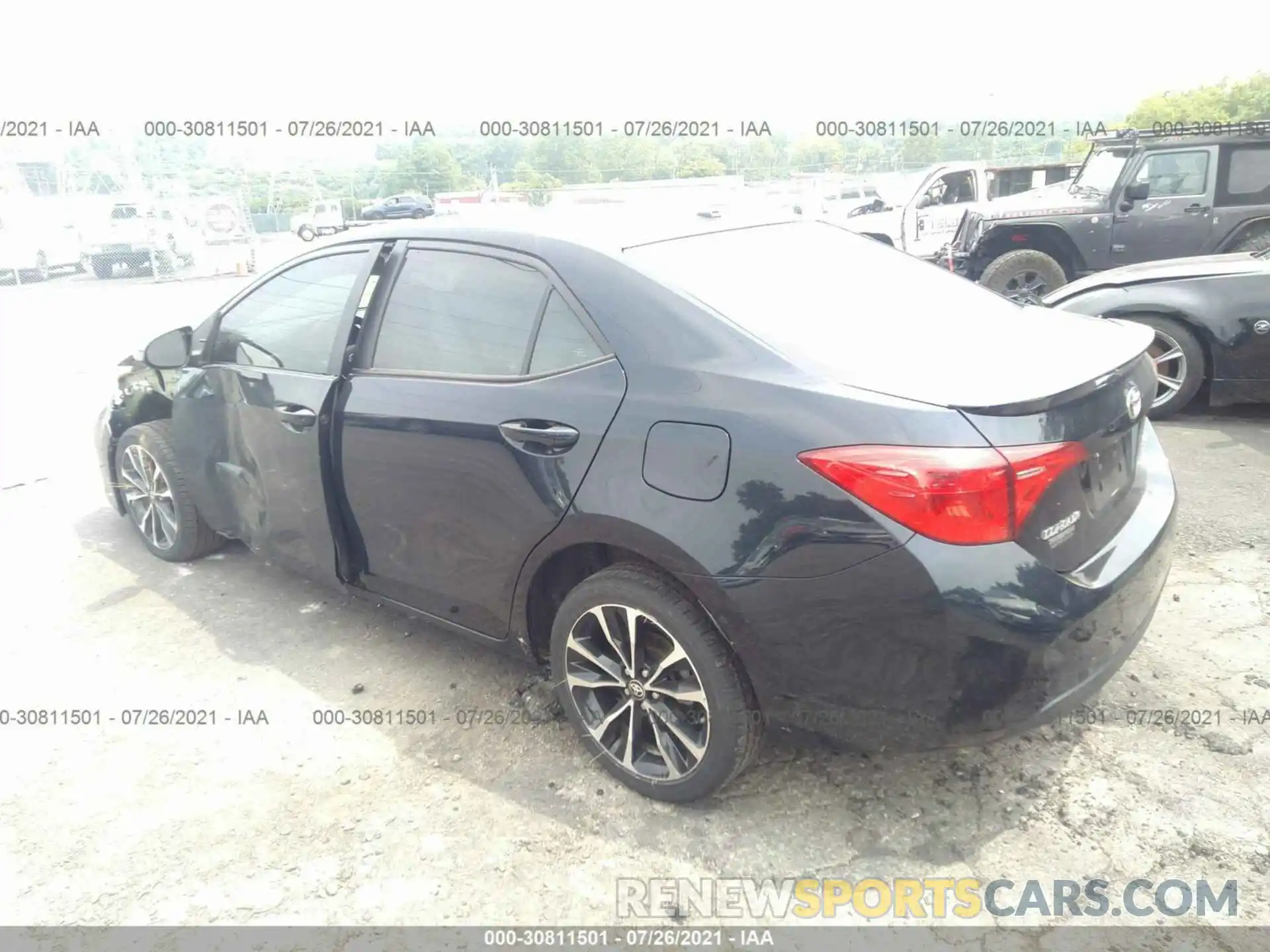 3 Photograph of a damaged car 2T1BURHE5KC165679 TOYOTA COROLLA 2019