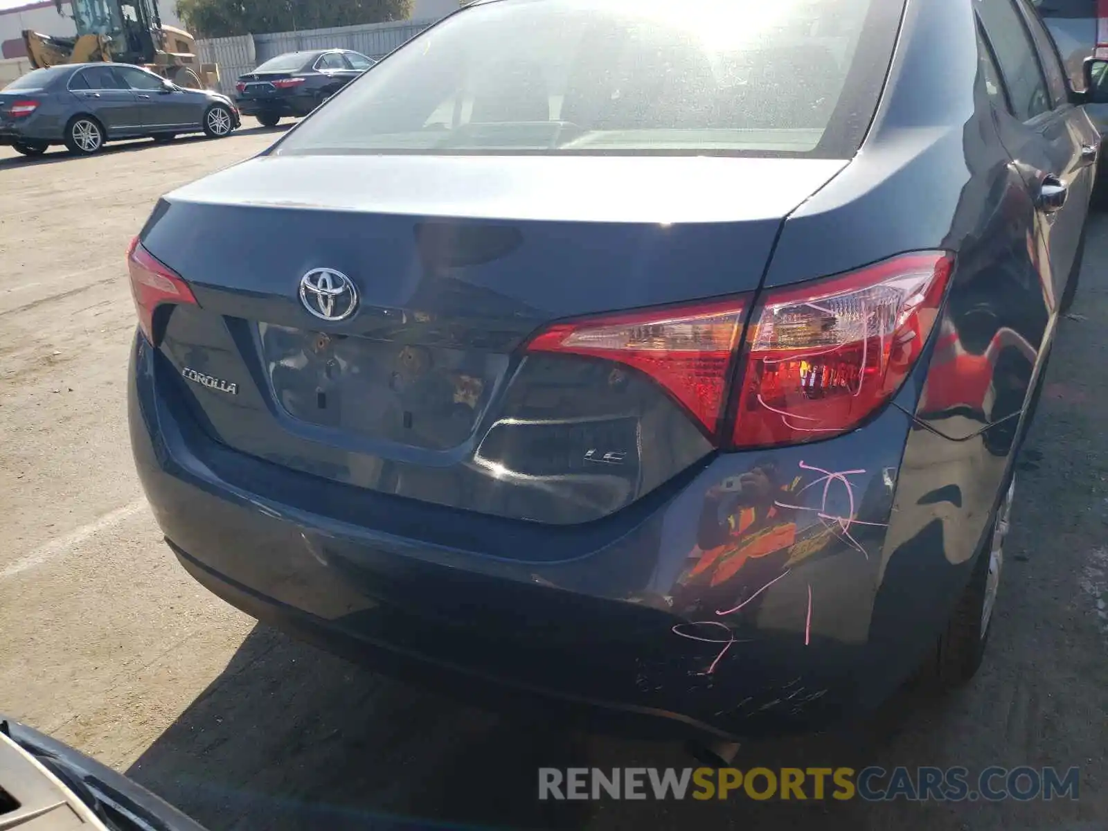 9 Photograph of a damaged car 2T1BURHE5KC166377 TOYOTA COROLLA 2019