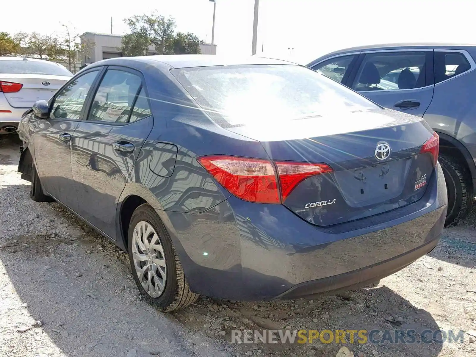 3 Photograph of a damaged car 2T1BURHE5KC166833 TOYOTA COROLLA 2019