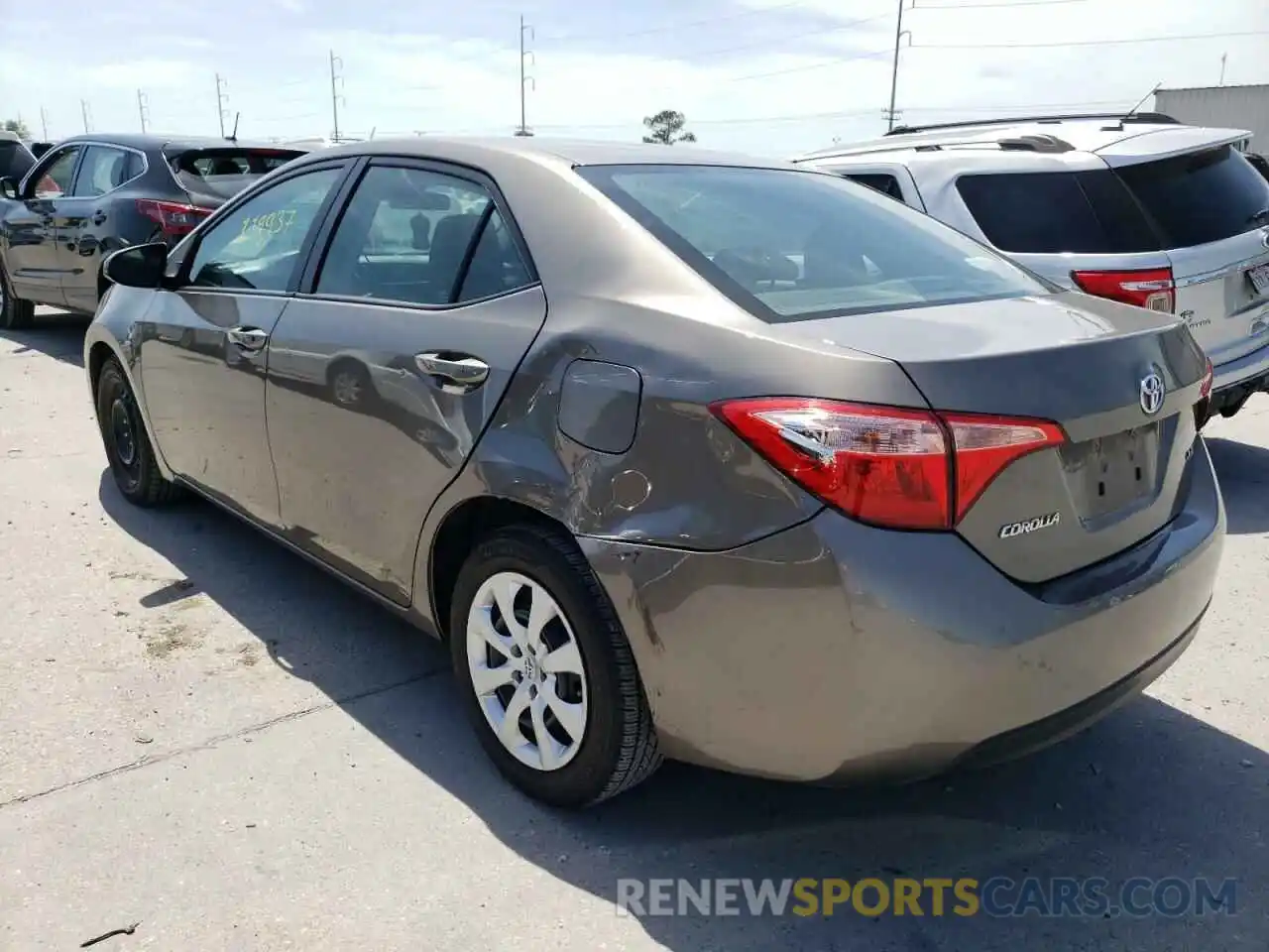 3 Photograph of a damaged car 2T1BURHE5KC167092 TOYOTA COROLLA 2019