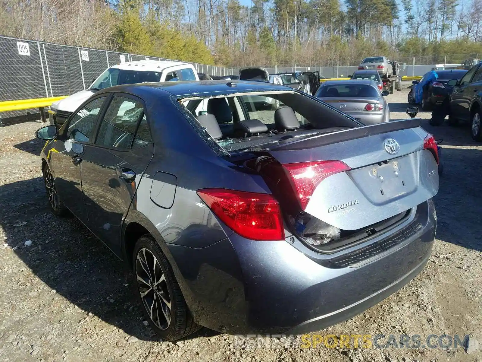 3 Photograph of a damaged car 2T1BURHE5KC167514 TOYOTA COROLLA 2019