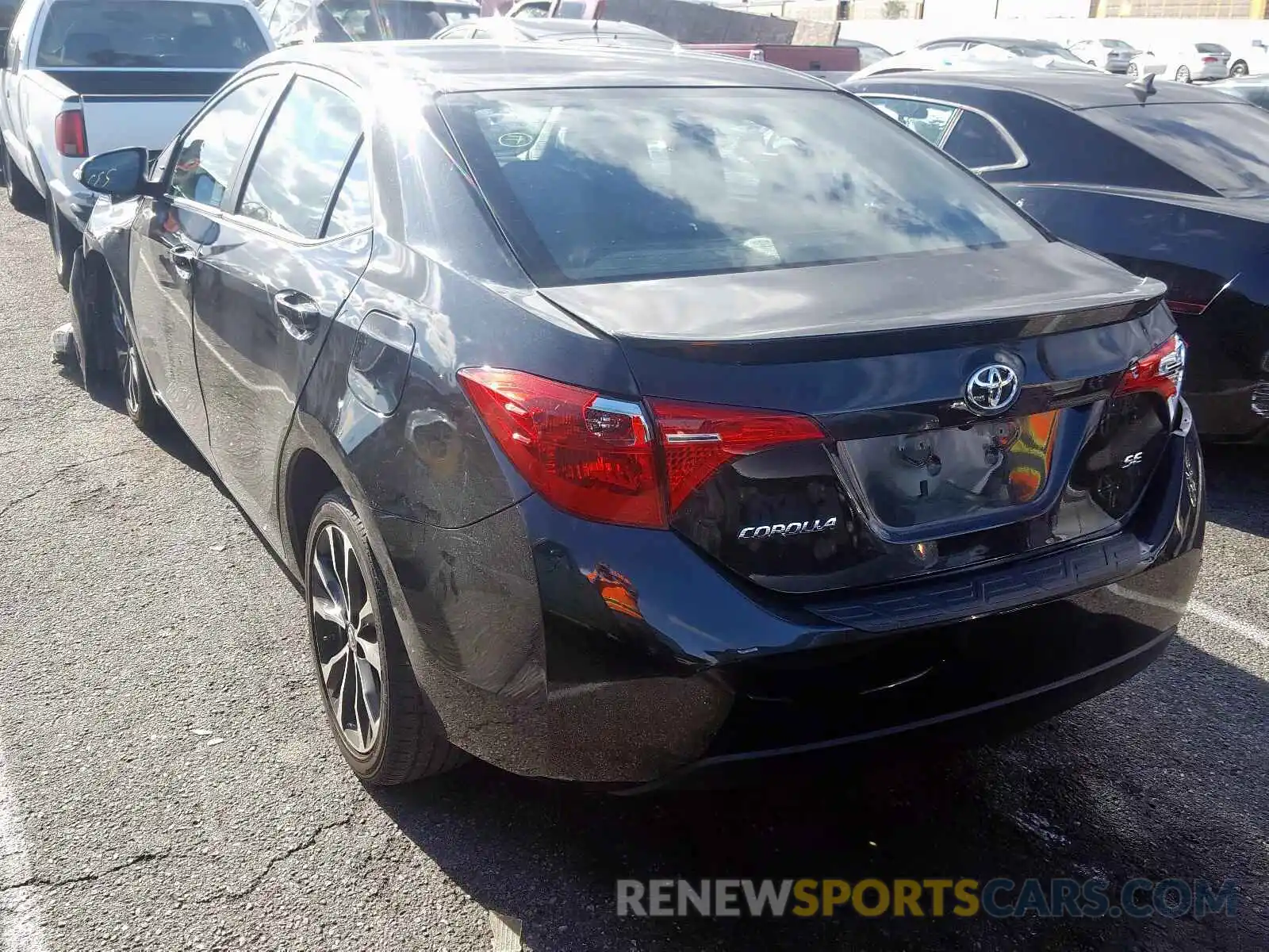 3 Photograph of a damaged car 2T1BURHE5KC167898 TOYOTA COROLLA 2019