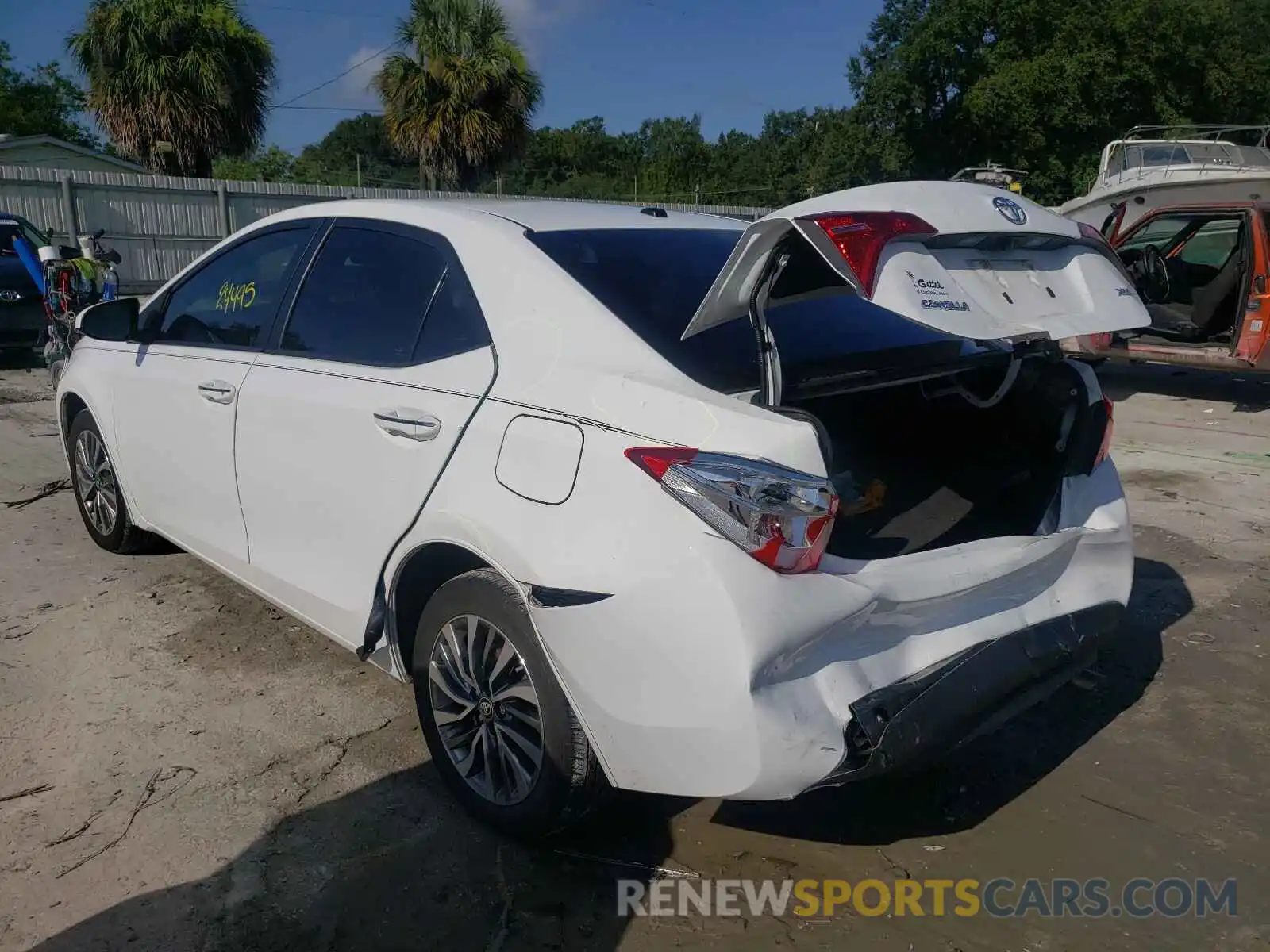 3 Photograph of a damaged car 2T1BURHE5KC167979 TOYOTA COROLLA 2019