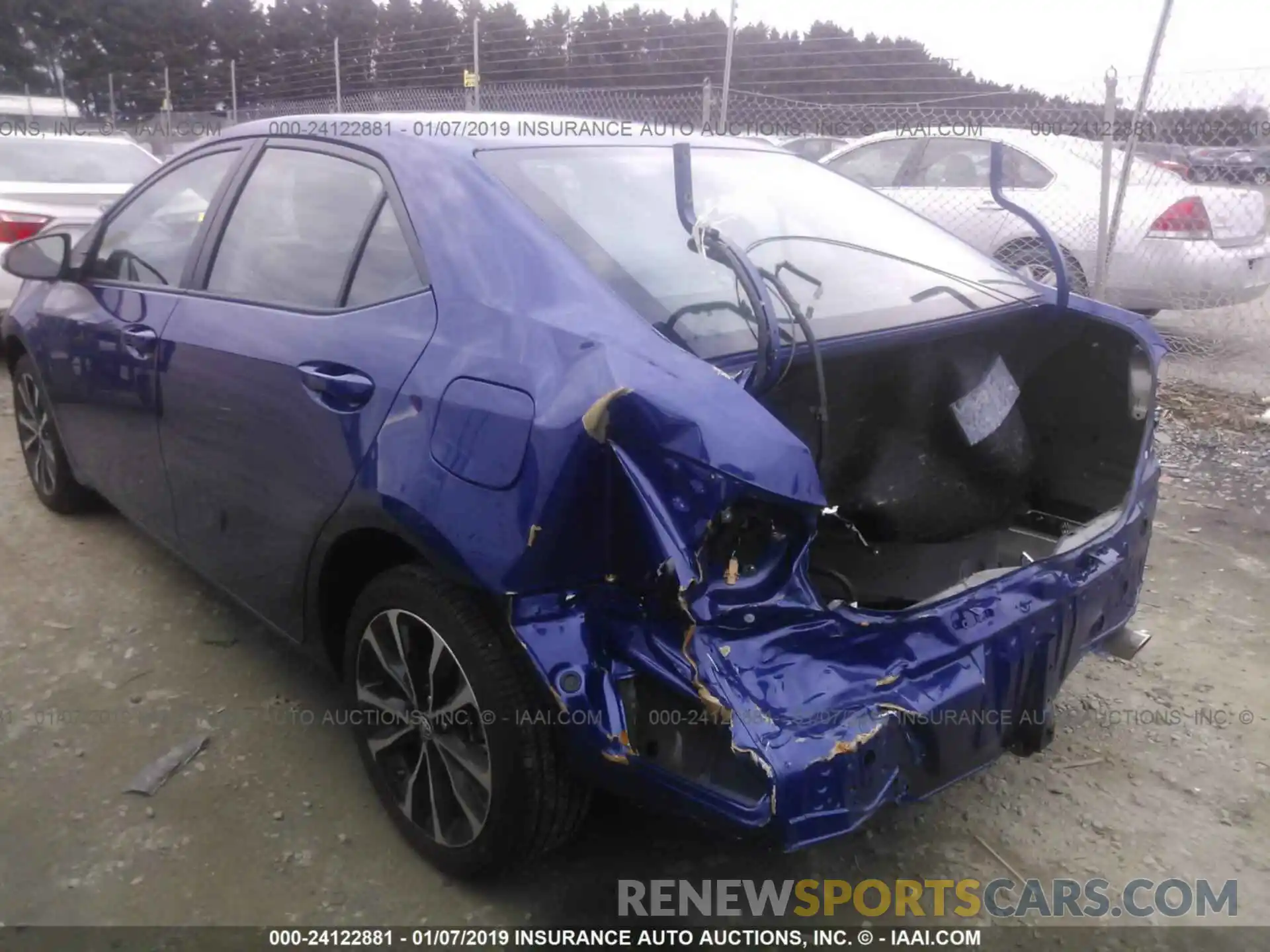 3 Photograph of a damaged car 2T1BURHE5KC168050 TOYOTA COROLLA 2019