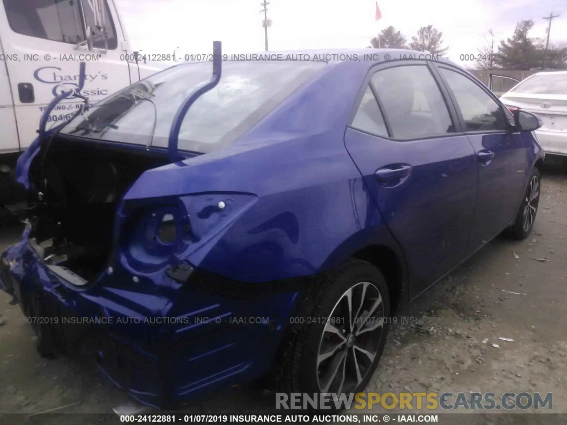 4 Photograph of a damaged car 2T1BURHE5KC168050 TOYOTA COROLLA 2019