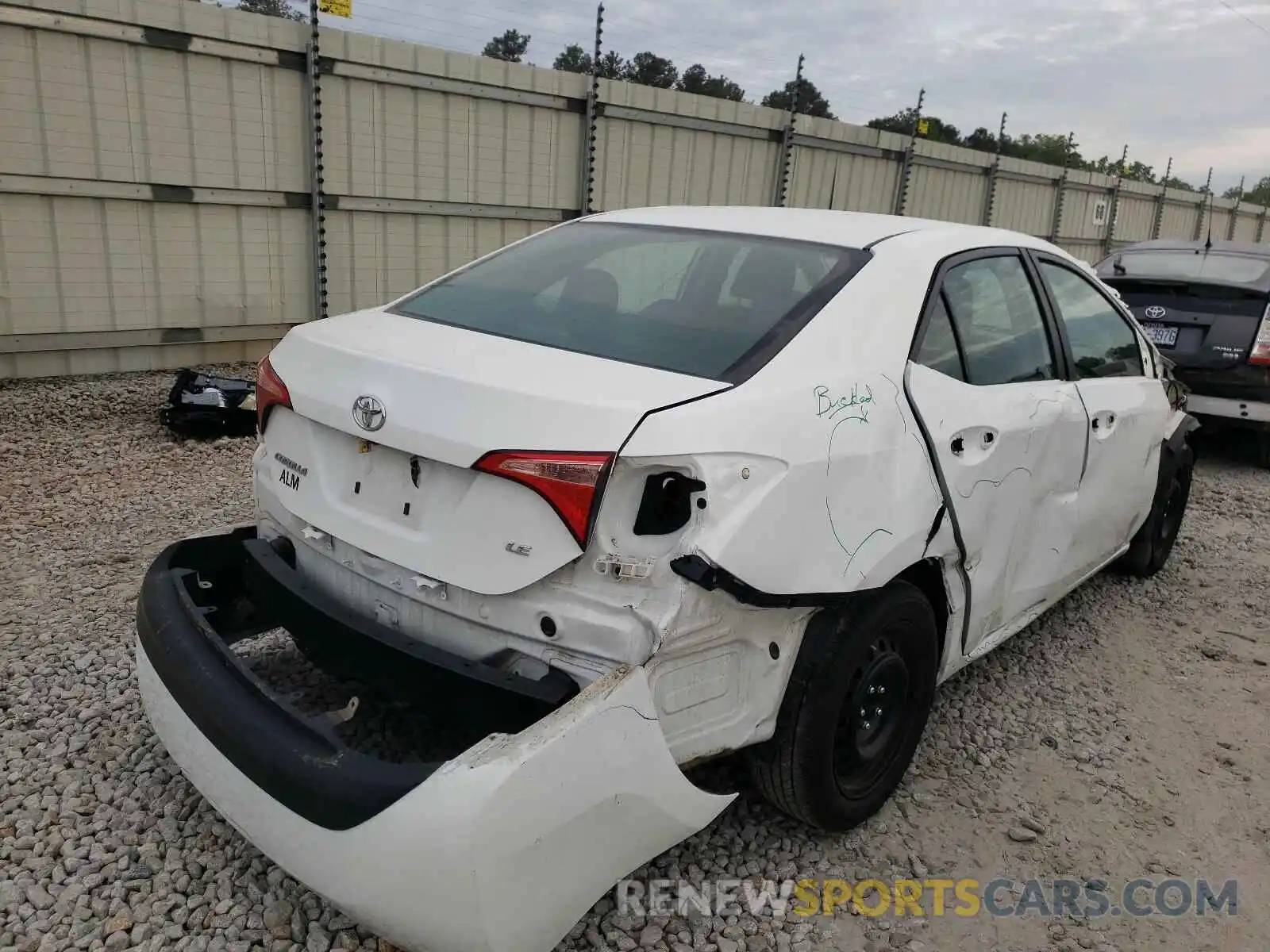 4 Photograph of a damaged car 2T1BURHE5KC168369 TOYOTA COROLLA 2019