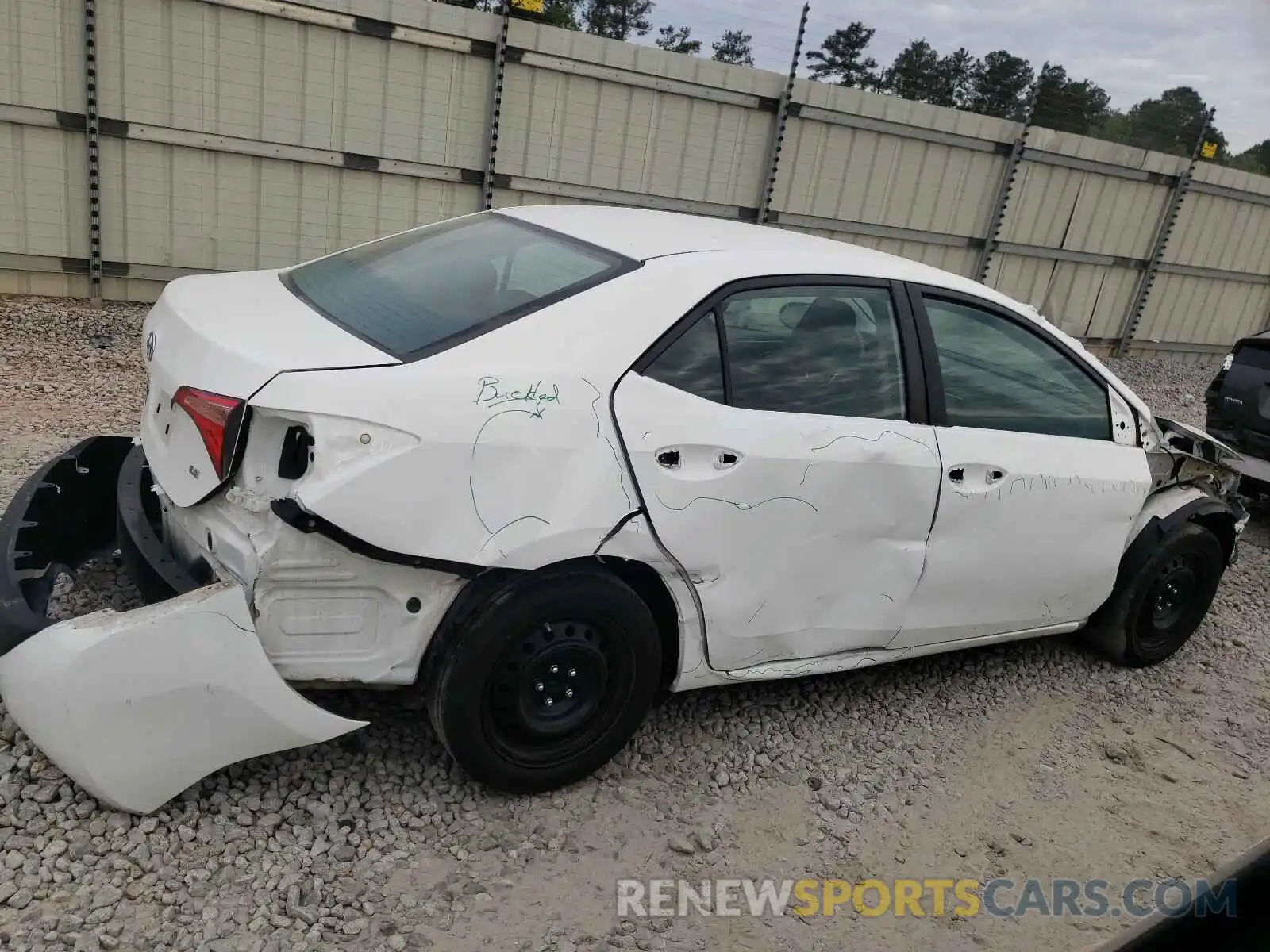9 Photograph of a damaged car 2T1BURHE5KC168369 TOYOTA COROLLA 2019