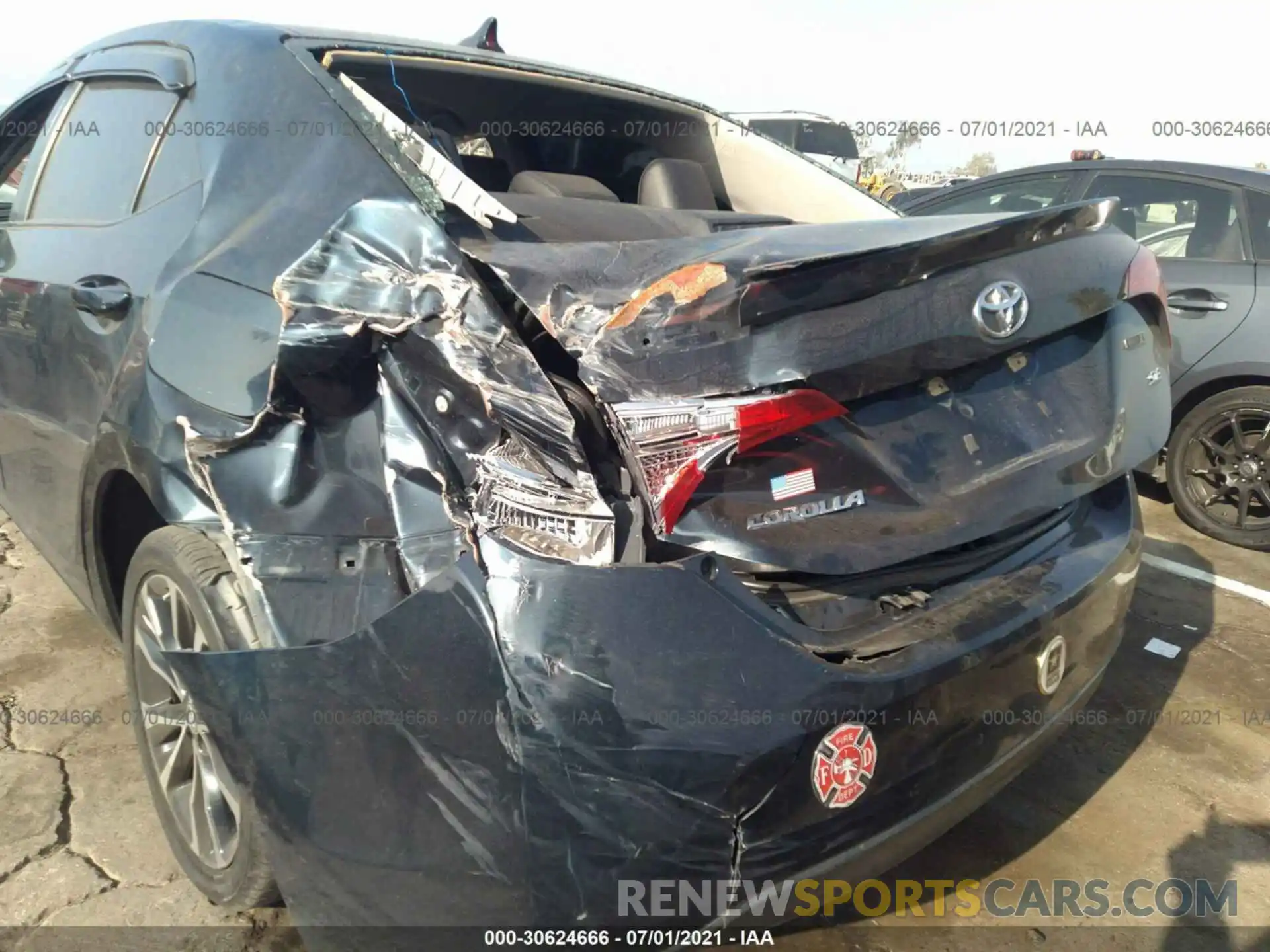 6 Photograph of a damaged car 2T1BURHE5KC168646 TOYOTA COROLLA 2019