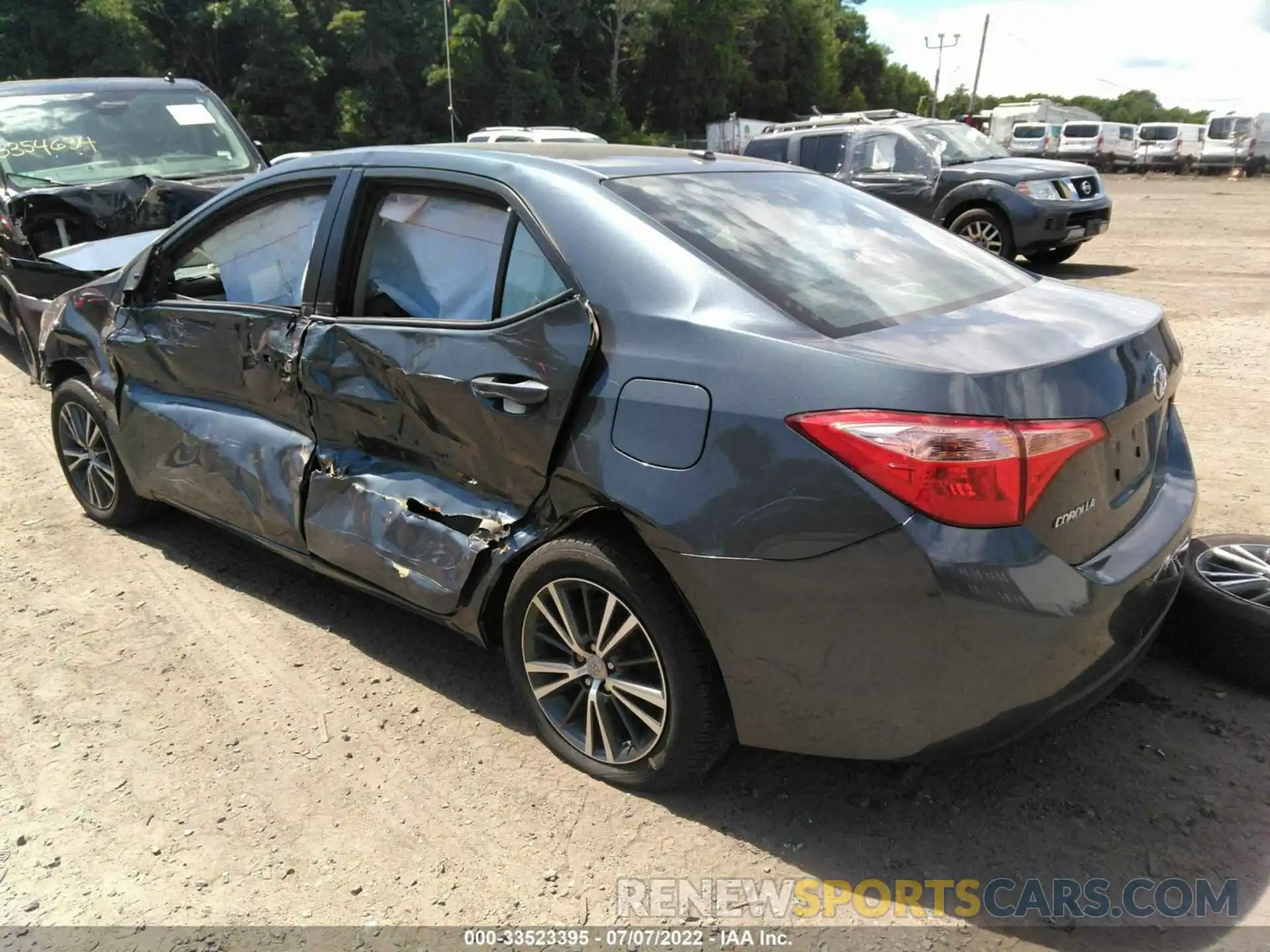 3 Photograph of a damaged car 2T1BURHE5KC168873 TOYOTA COROLLA 2019