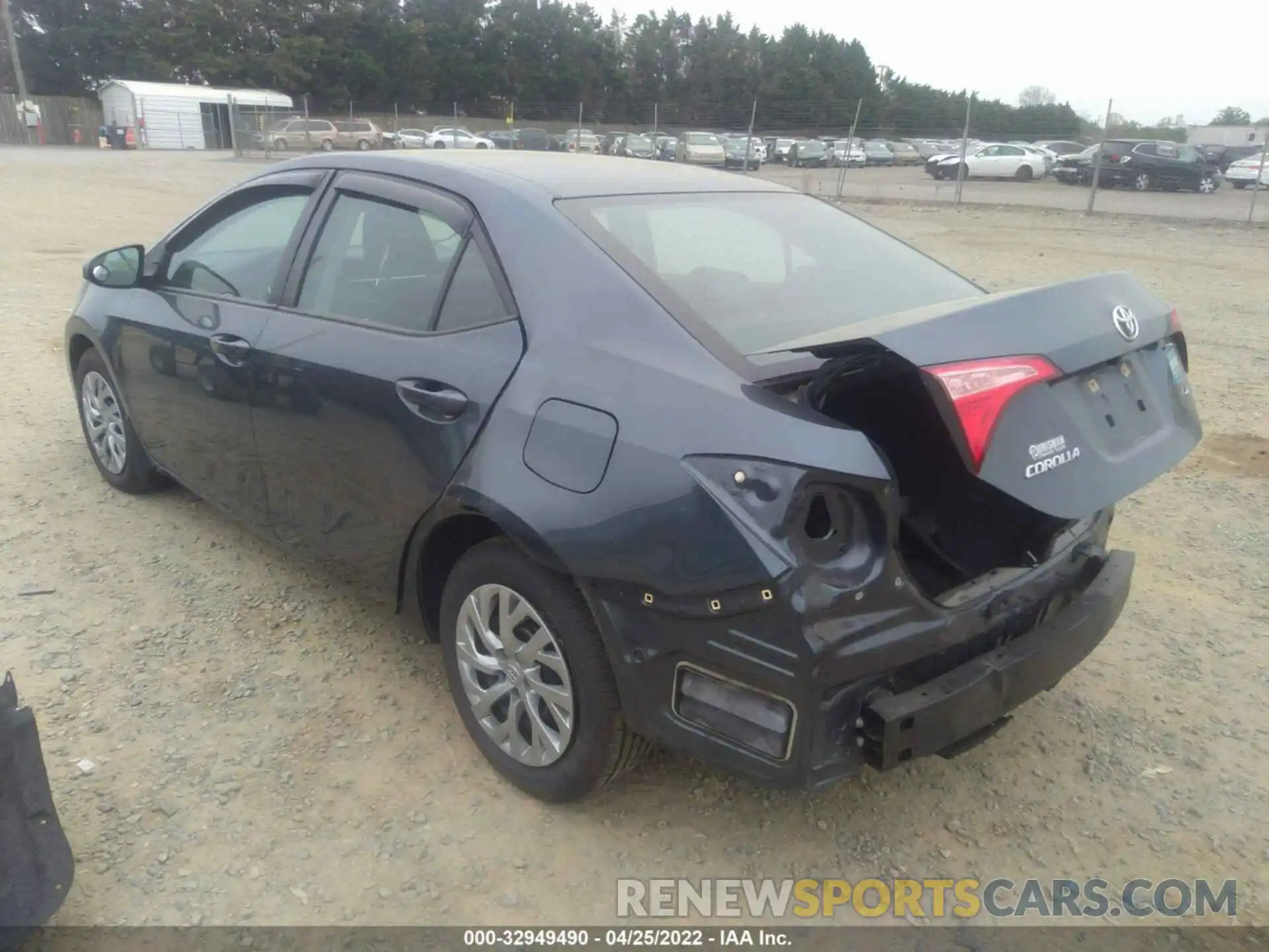 3 Photograph of a damaged car 2T1BURHE5KC169540 TOYOTA COROLLA 2019