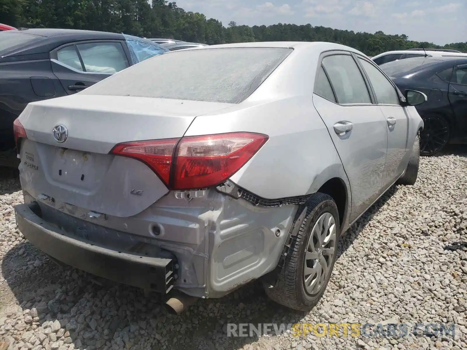 4 Photograph of a damaged car 2T1BURHE5KC170493 TOYOTA COROLLA 2019