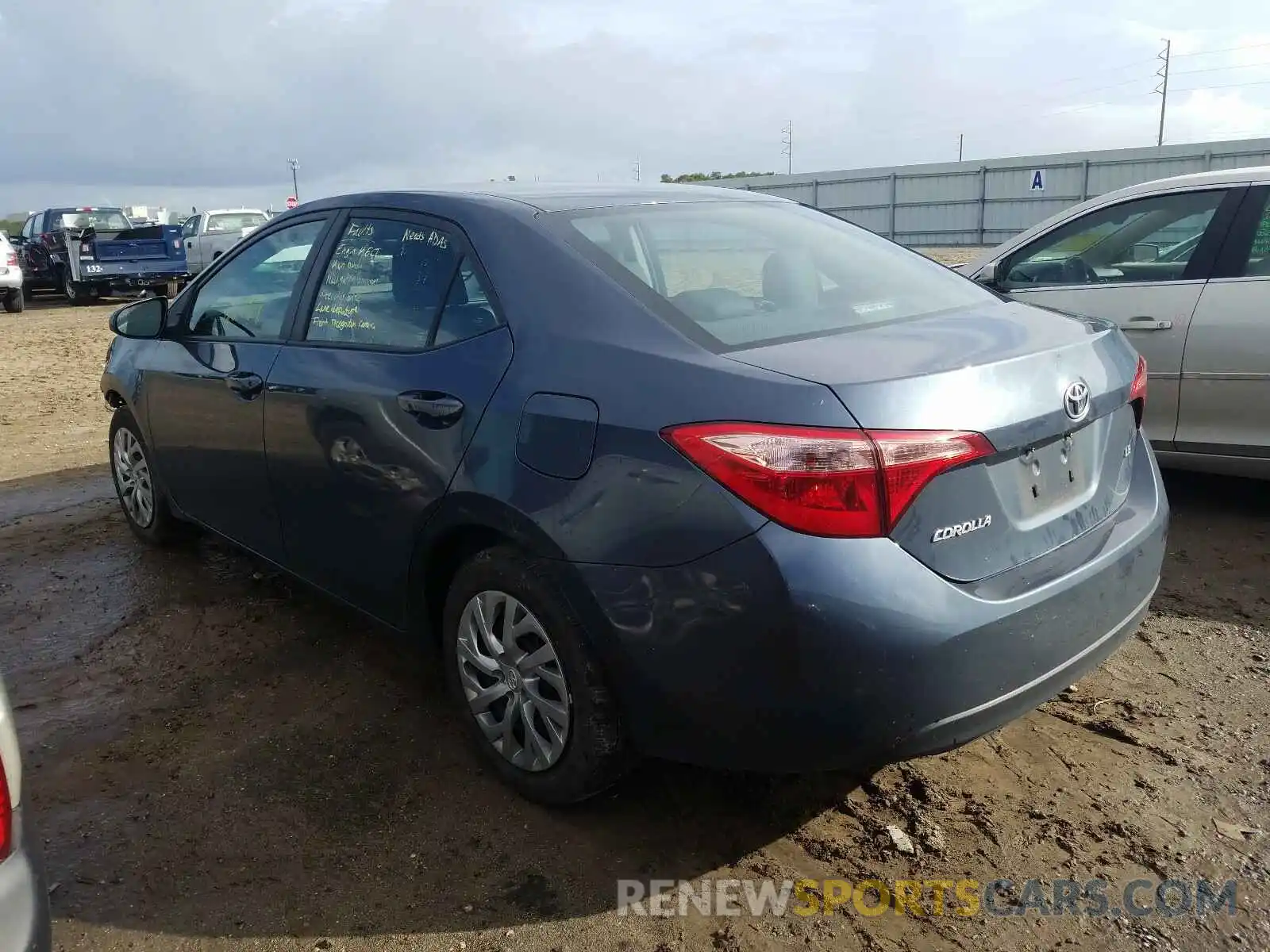 3 Photograph of a damaged car 2T1BURHE5KC170610 TOYOTA COROLLA 2019