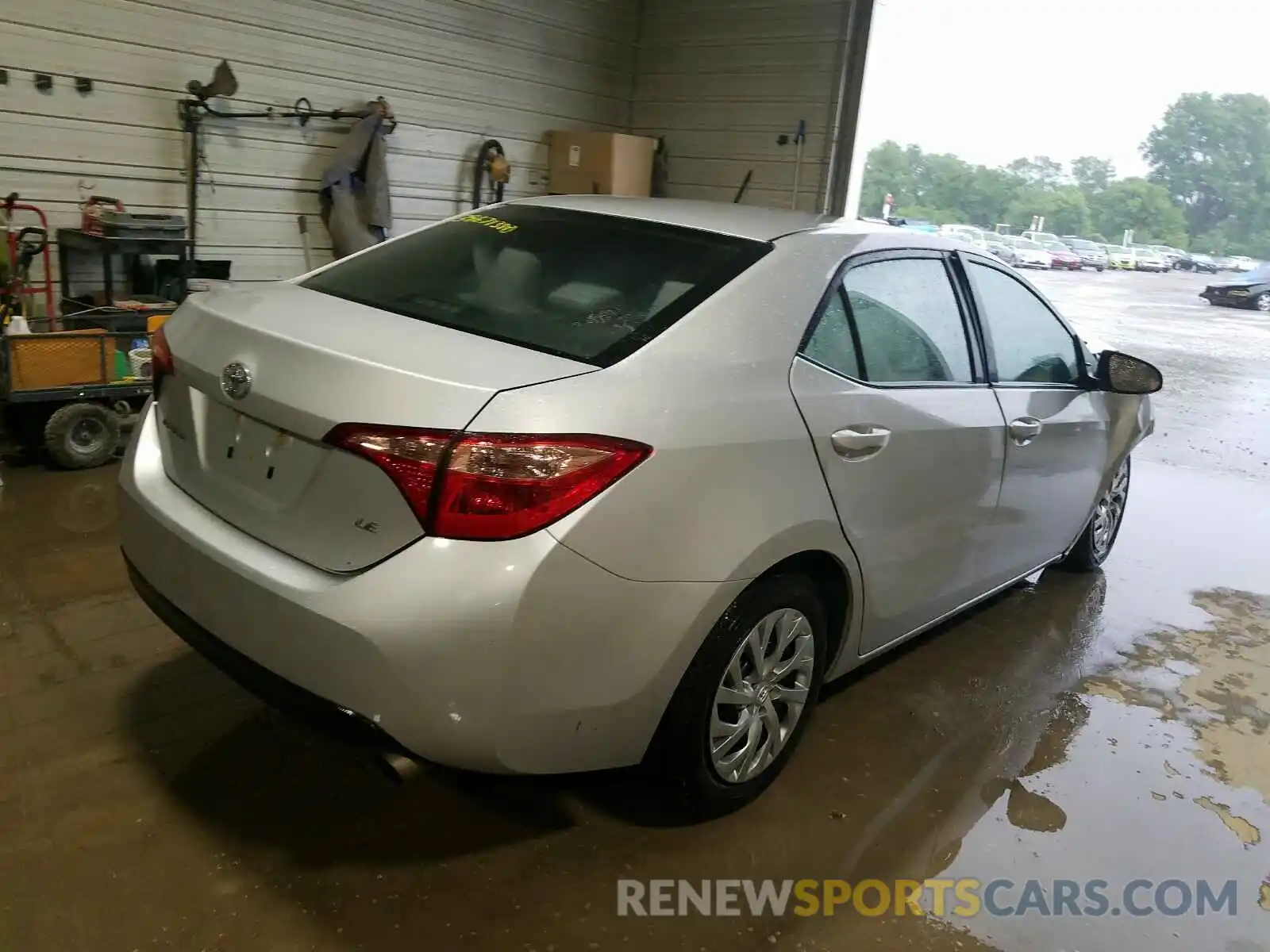 4 Photograph of a damaged car 2T1BURHE5KC170770 TOYOTA COROLLA 2019