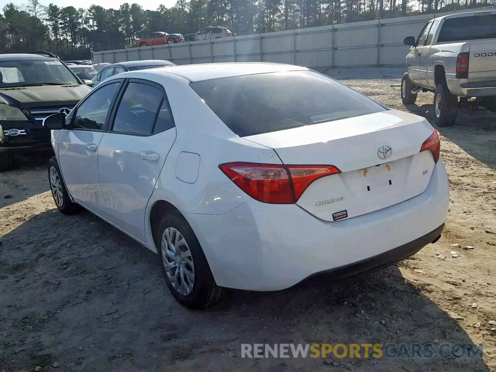 3 Photograph of a damaged car 2T1BURHE5KC171305 TOYOTA COROLLA 2019