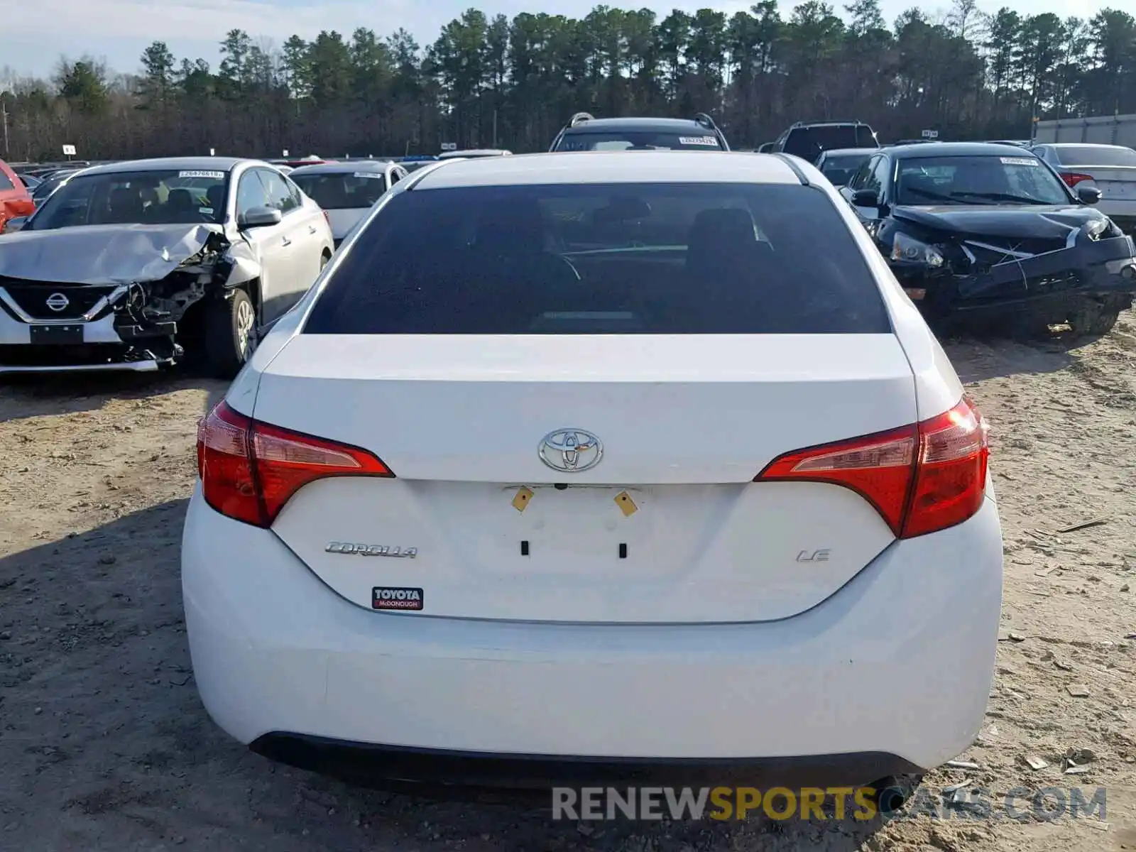 8 Photograph of a damaged car 2T1BURHE5KC171305 TOYOTA COROLLA 2019