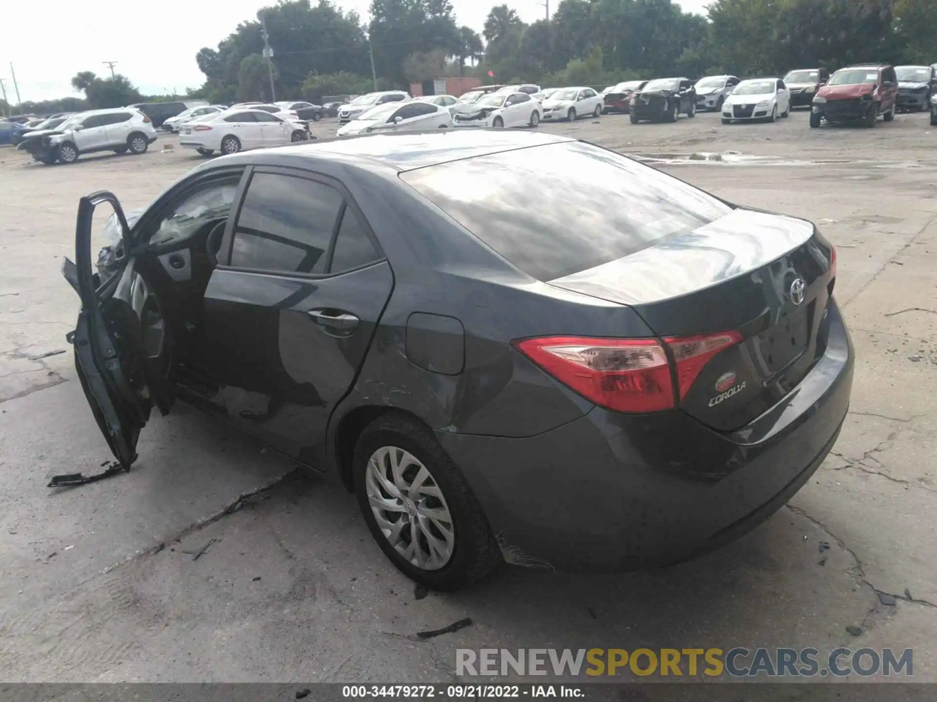 3 Photograph of a damaged car 2T1BURHE5KC171367 TOYOTA COROLLA 2019