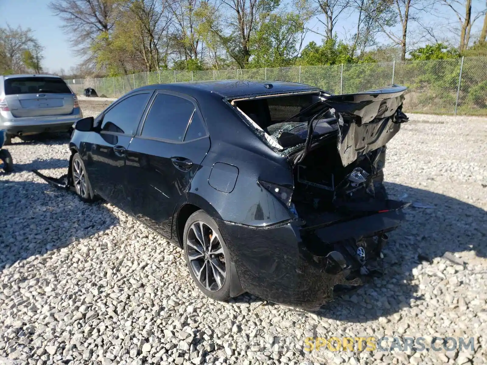 3 Photograph of a damaged car 2T1BURHE5KC171675 TOYOTA COROLLA 2019