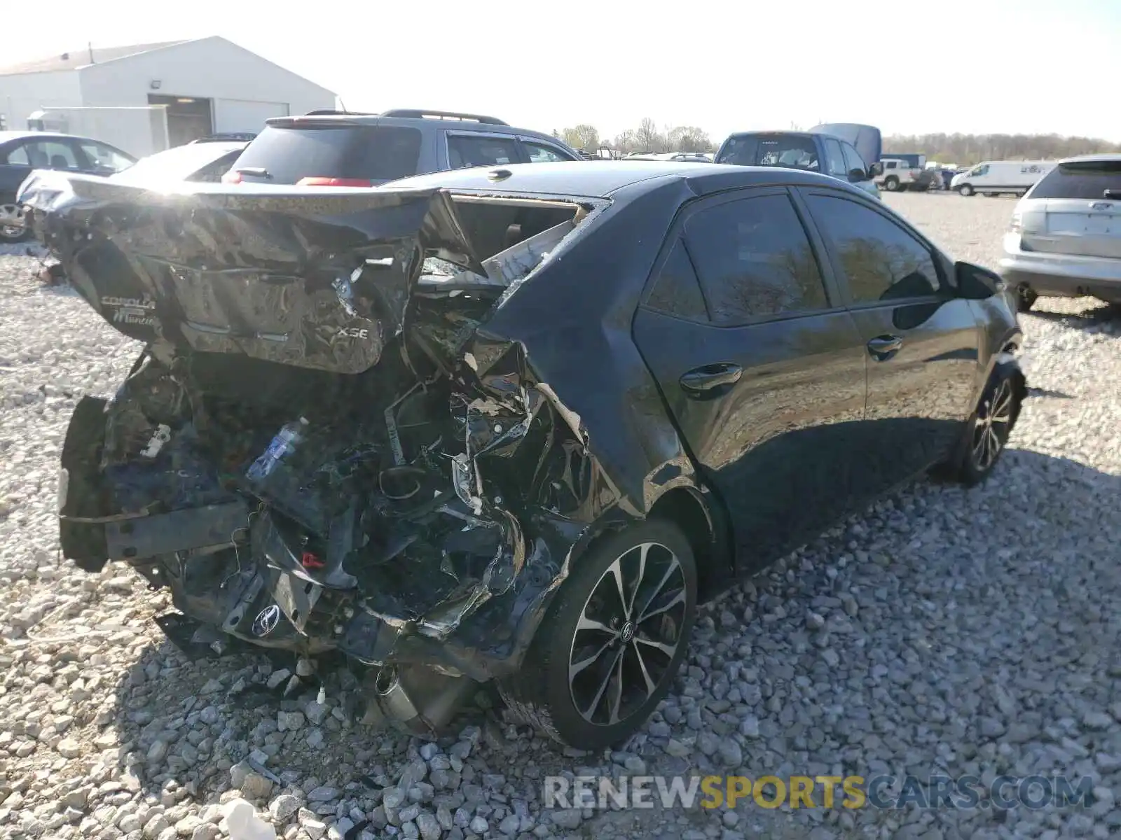 4 Photograph of a damaged car 2T1BURHE5KC171675 TOYOTA COROLLA 2019