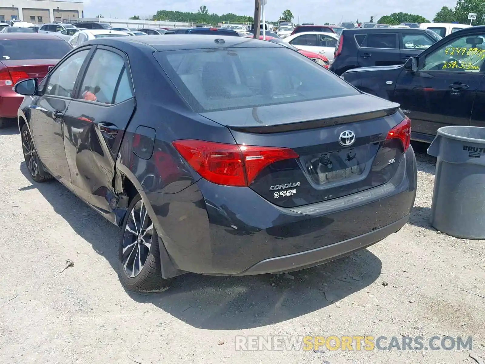 3 Фотография поврежденного автомобиля 2T1BURHE5KC172373 TOYOTA COROLLA 2019