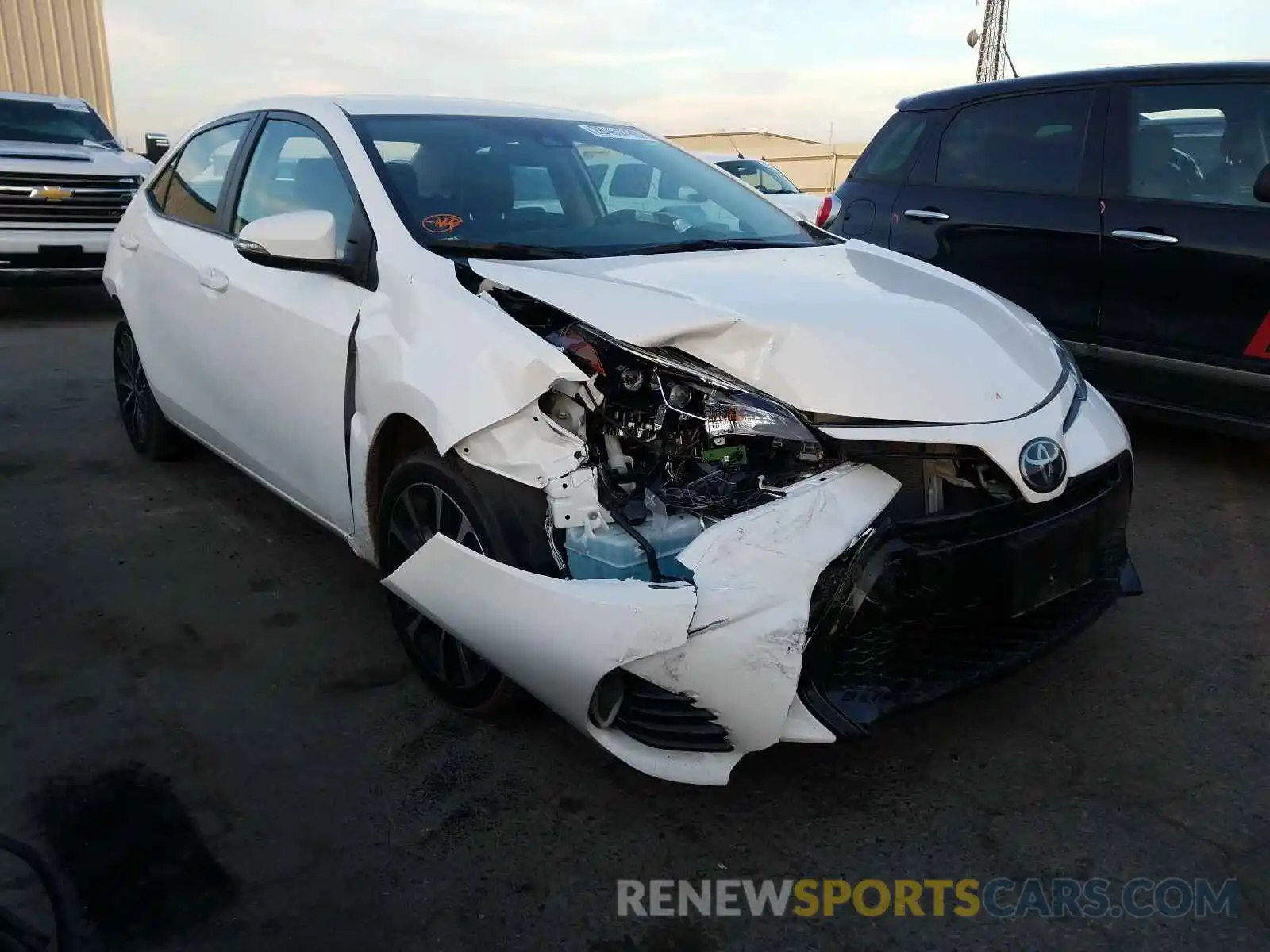 1 Photograph of a damaged car 2T1BURHE5KC173619 TOYOTA COROLLA 2019