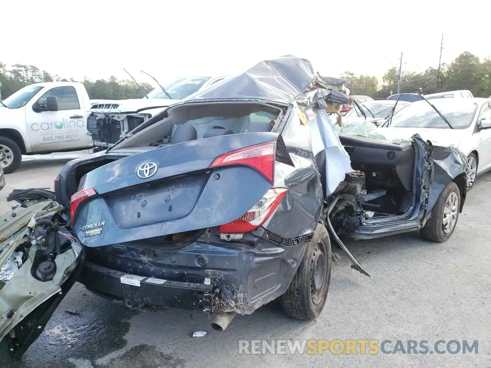 4 Photograph of a damaged car 2T1BURHE5KC173717 TOYOTA COROLLA 2019