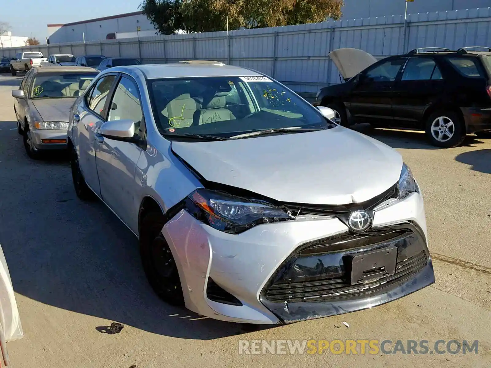 1 Photograph of a damaged car 2T1BURHE5KC173782 TOYOTA COROLLA 2019