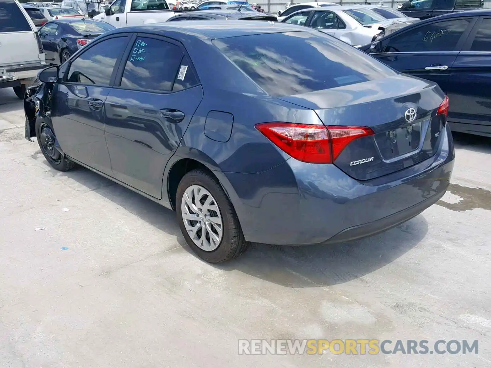 3 Photograph of a damaged car 2T1BURHE5KC174110 TOYOTA COROLLA 2019