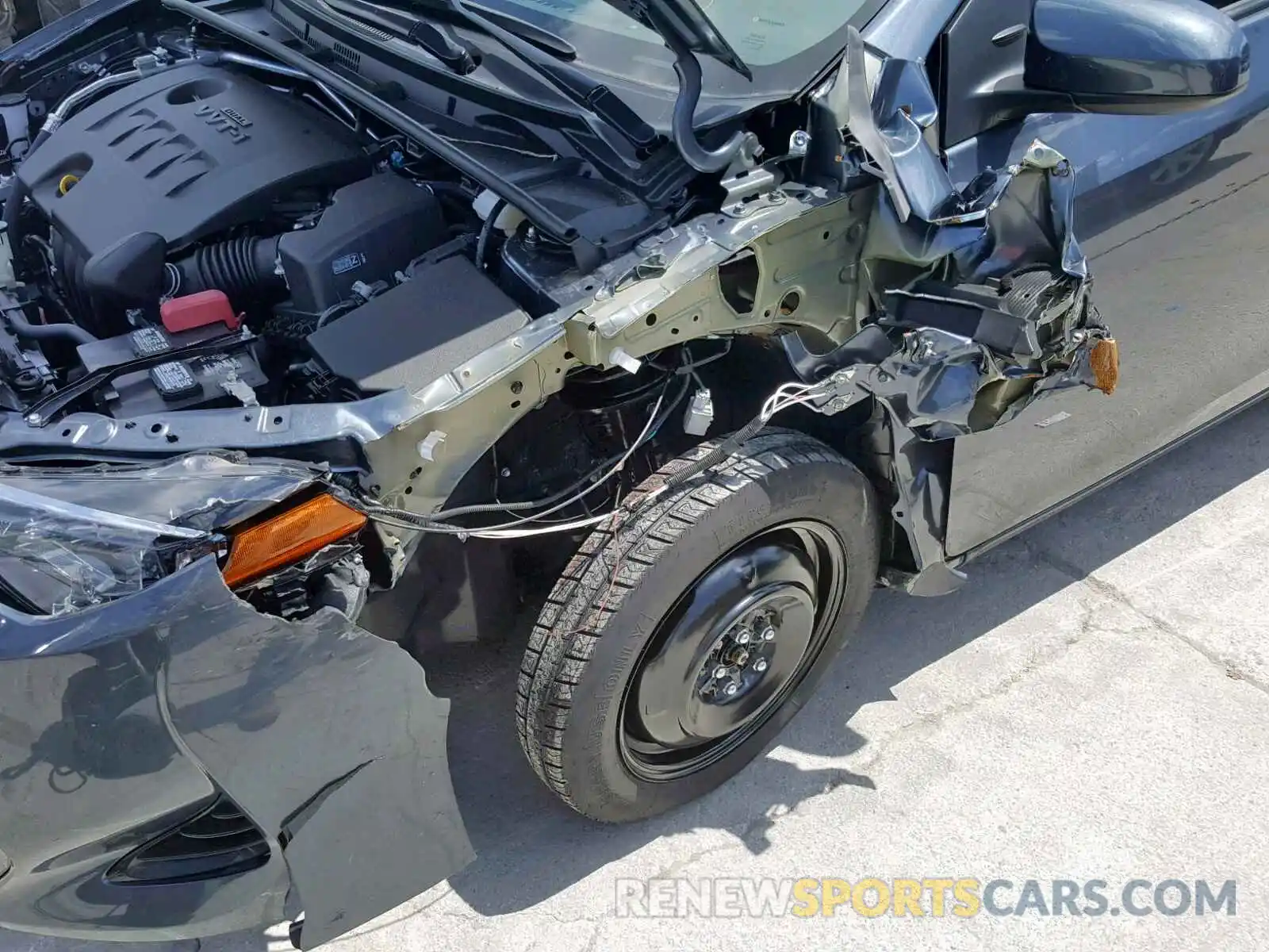 9 Photograph of a damaged car 2T1BURHE5KC174110 TOYOTA COROLLA 2019