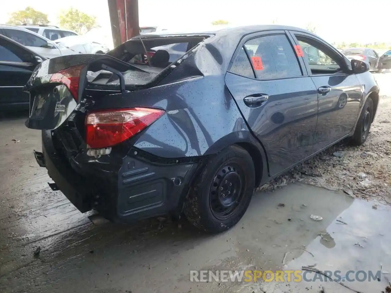 4 Photograph of a damaged car 2T1BURHE5KC177198 TOYOTA COROLLA 2019