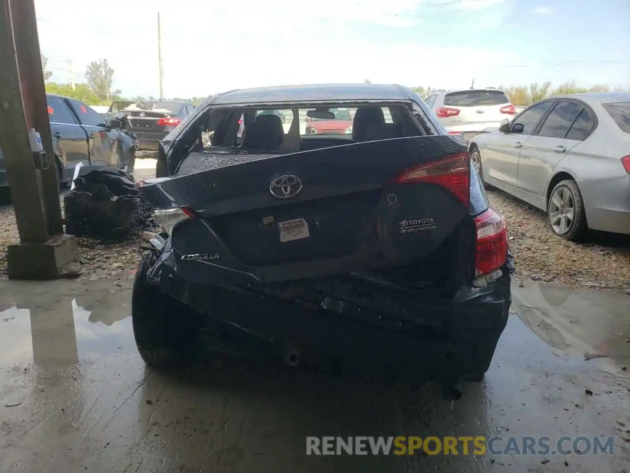 9 Photograph of a damaged car 2T1BURHE5KC177198 TOYOTA COROLLA 2019