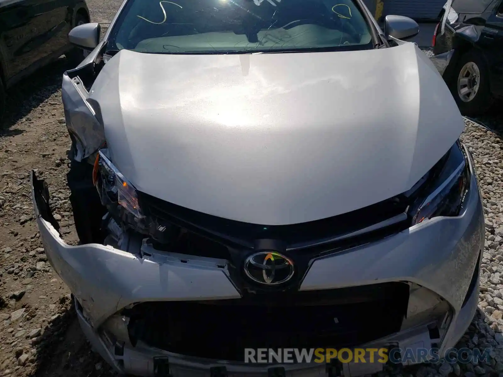 9 Photograph of a damaged car 2T1BURHE5KC178612 TOYOTA COROLLA 2019