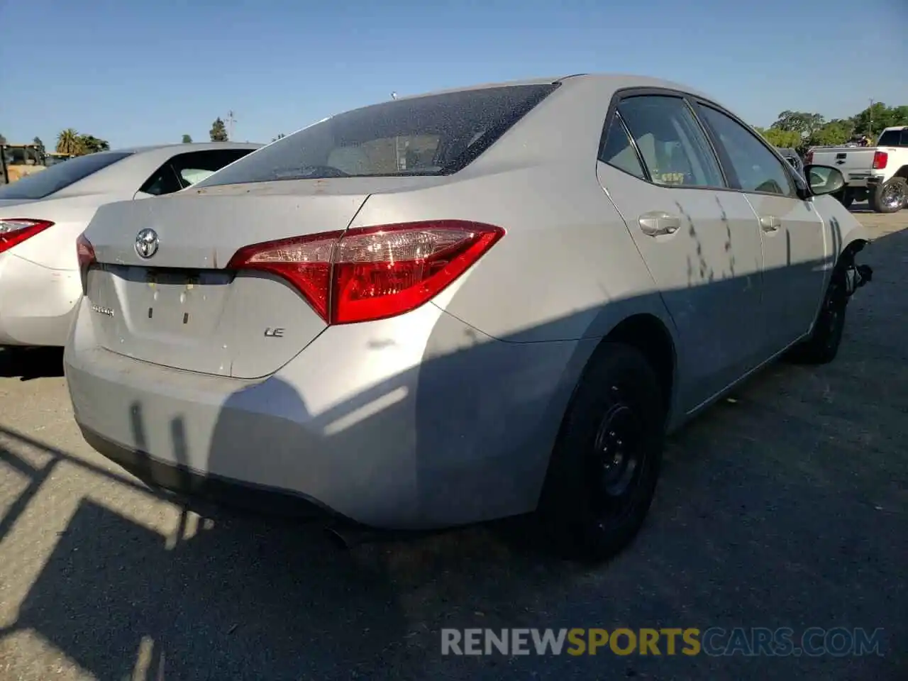 4 Photograph of a damaged car 2T1BURHE5KC178805 TOYOTA COROLLA 2019