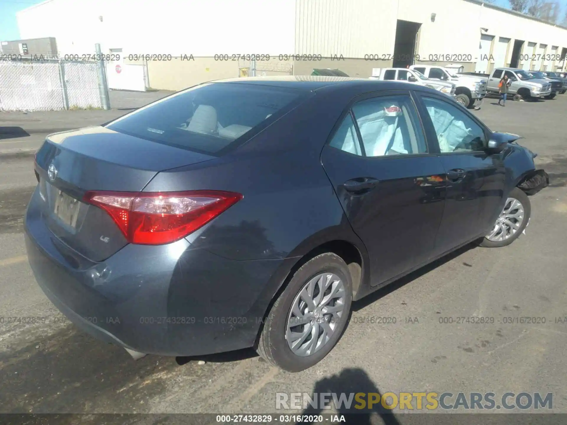 4 Photograph of a damaged car 2T1BURHE5KC180196 TOYOTA COROLLA 2019