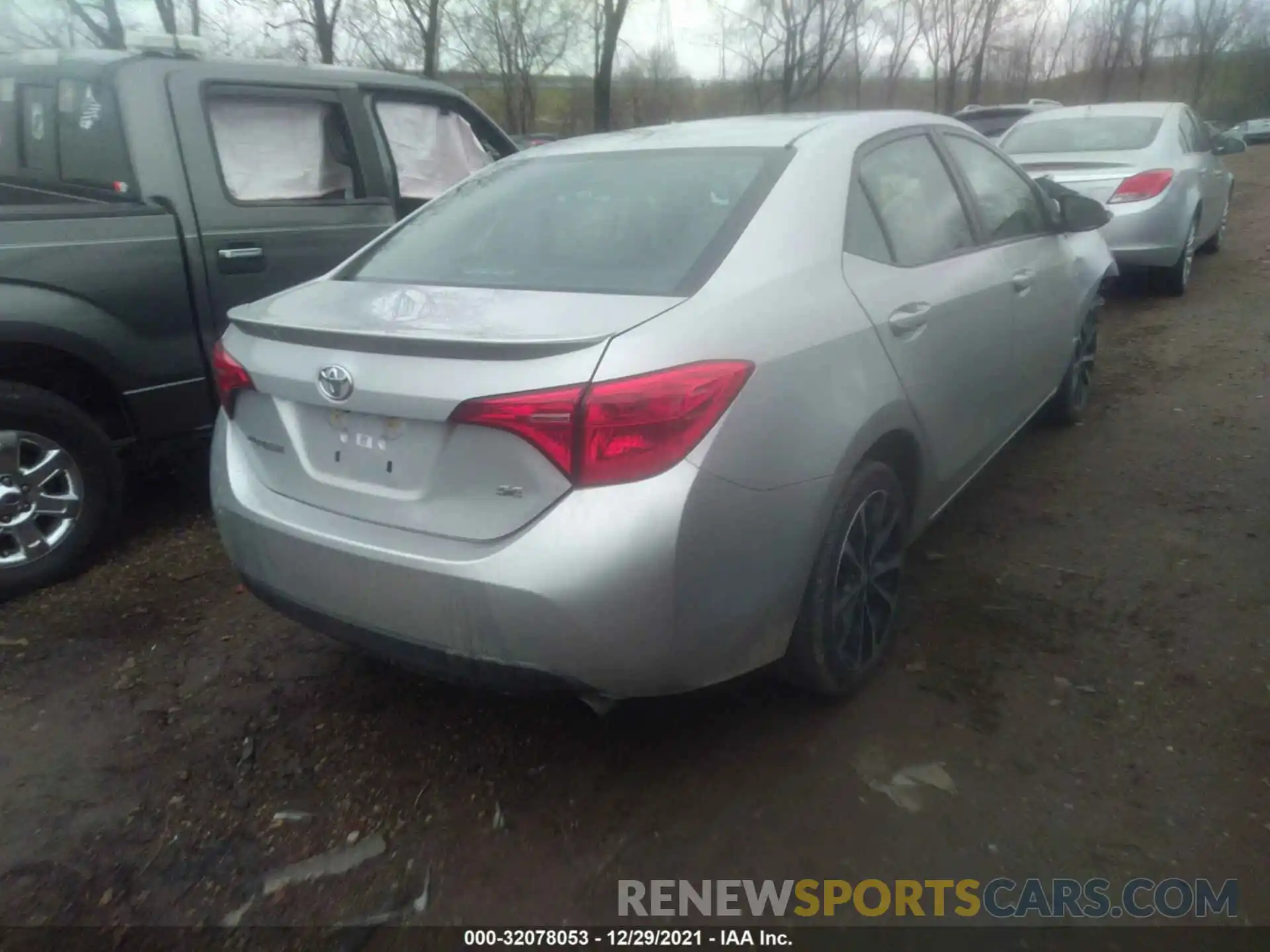 4 Photograph of a damaged car 2T1BURHE5KC180540 TOYOTA COROLLA 2019