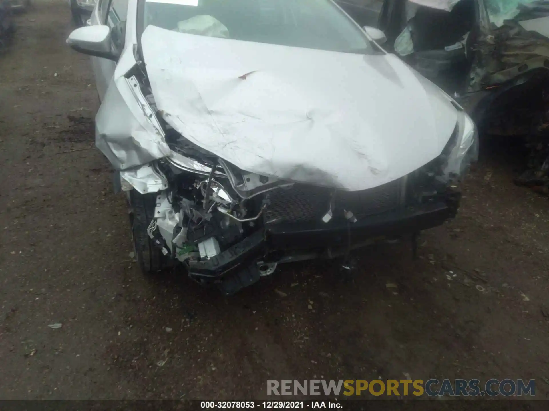 6 Photograph of a damaged car 2T1BURHE5KC180540 TOYOTA COROLLA 2019