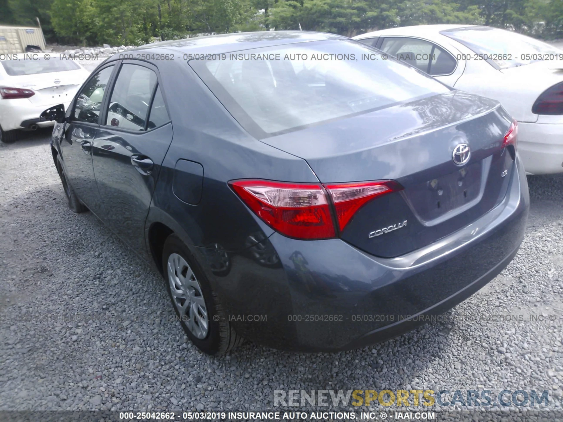 3 Photograph of a damaged car 2T1BURHE5KC180988 TOYOTA COROLLA 2019