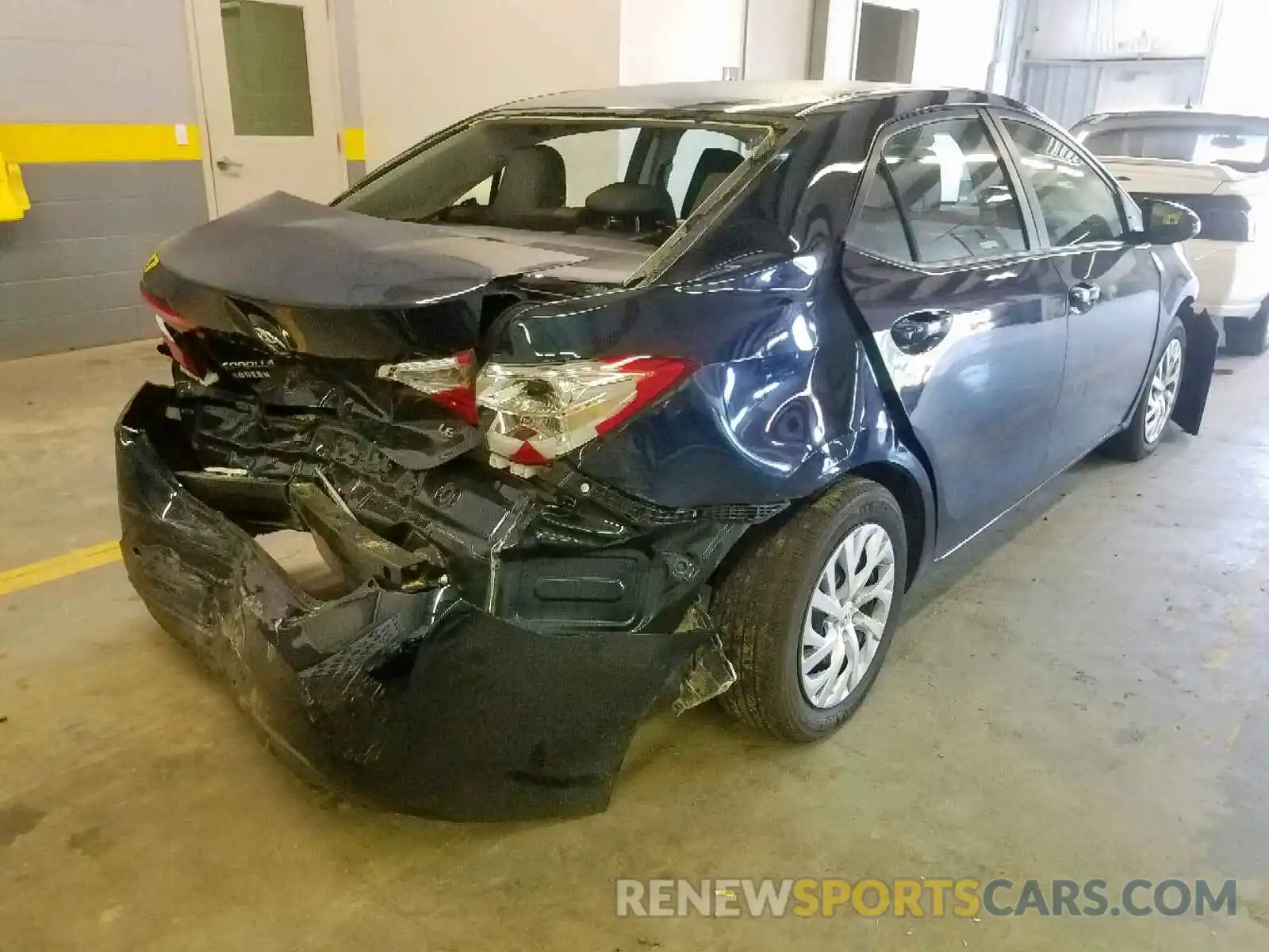 4 Photograph of a damaged car 2T1BURHE5KC183003 TOYOTA COROLLA 2019