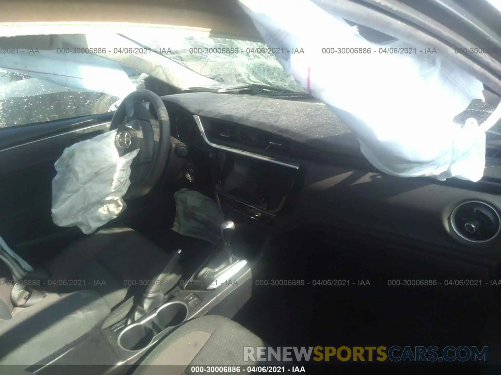 5 Photograph of a damaged car 2T1BURHE5KC184961 TOYOTA COROLLA 2019