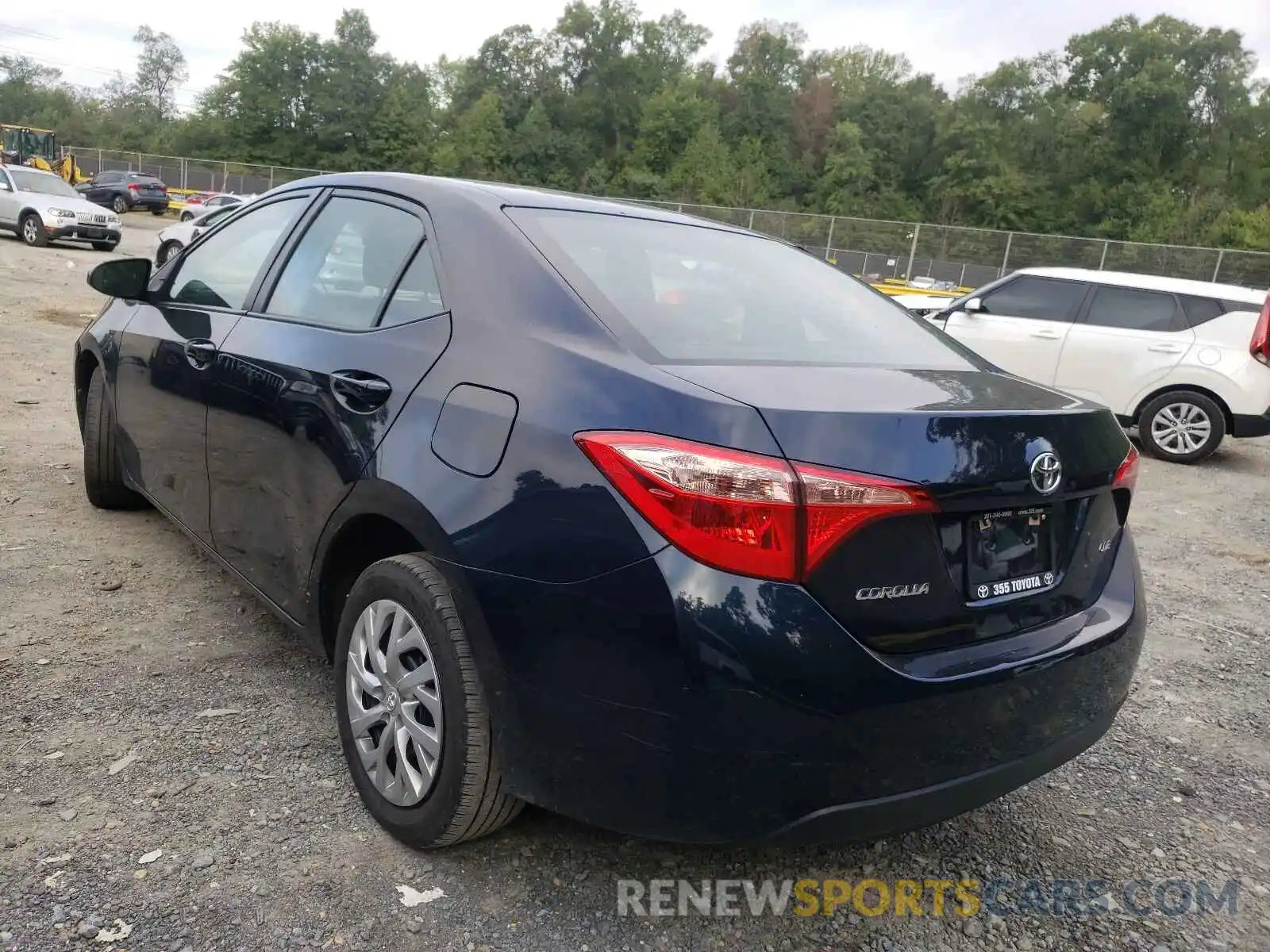 3 Photograph of a damaged car 2T1BURHE5KC185012 TOYOTA COROLLA 2019