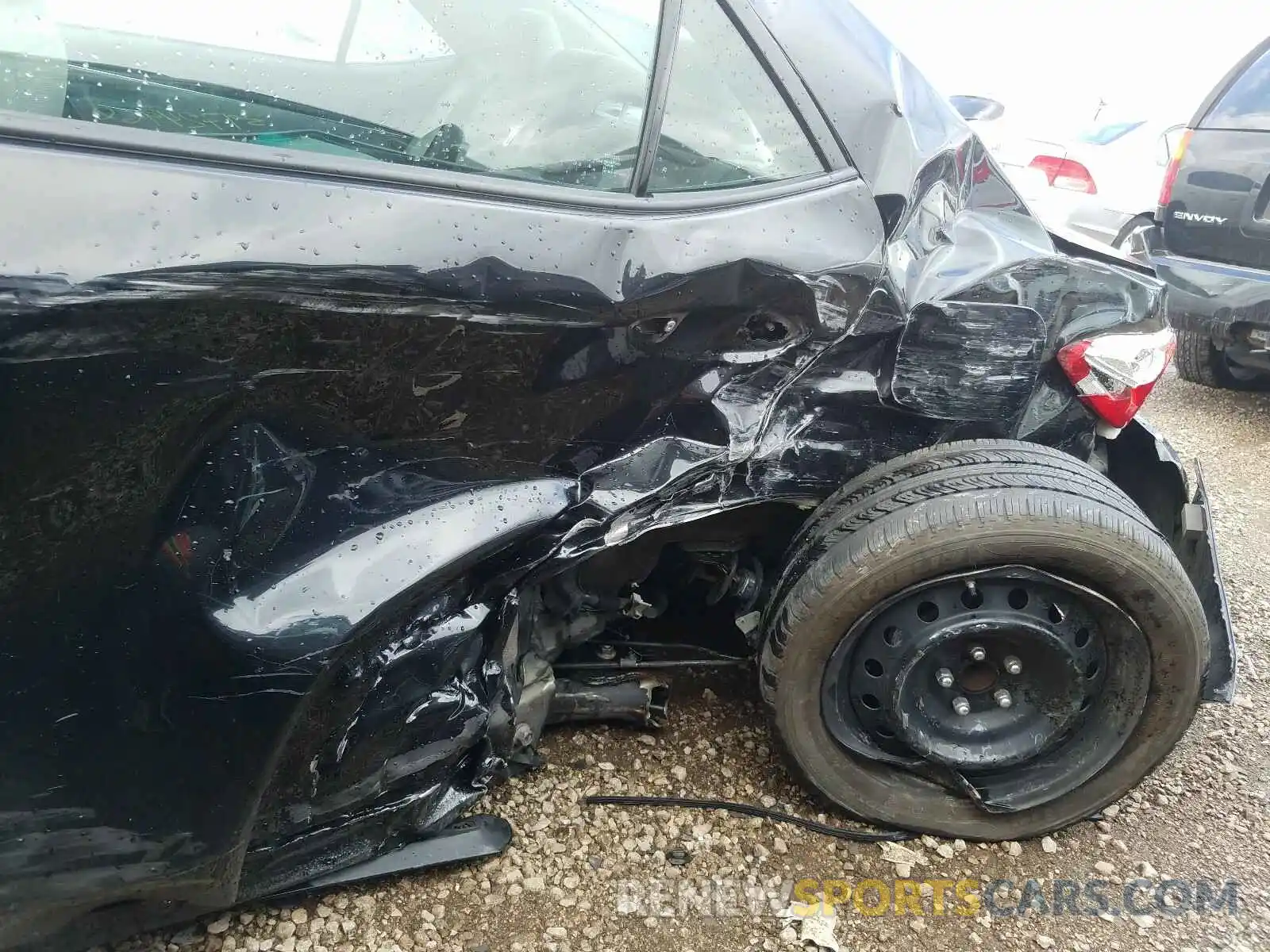 9 Photograph of a damaged car 2T1BURHE5KC185429 TOYOTA COROLLA 2019