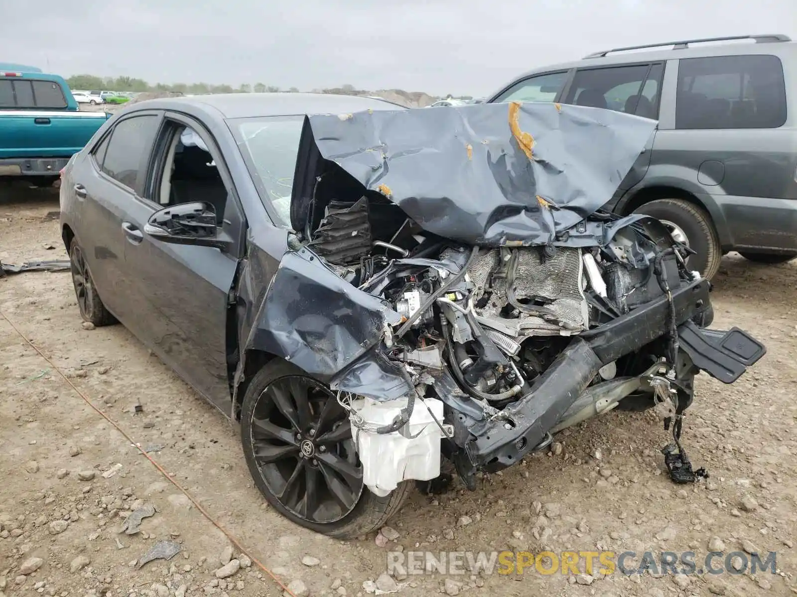 1 Photograph of a damaged car 2T1BURHE5KC186192 TOYOTA COROLLA 2019