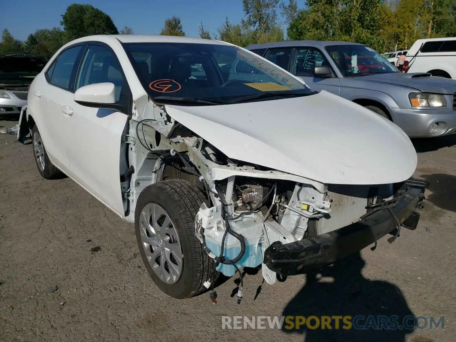 1 Photograph of a damaged car 2T1BURHE5KC186645 TOYOTA COROLLA 2019