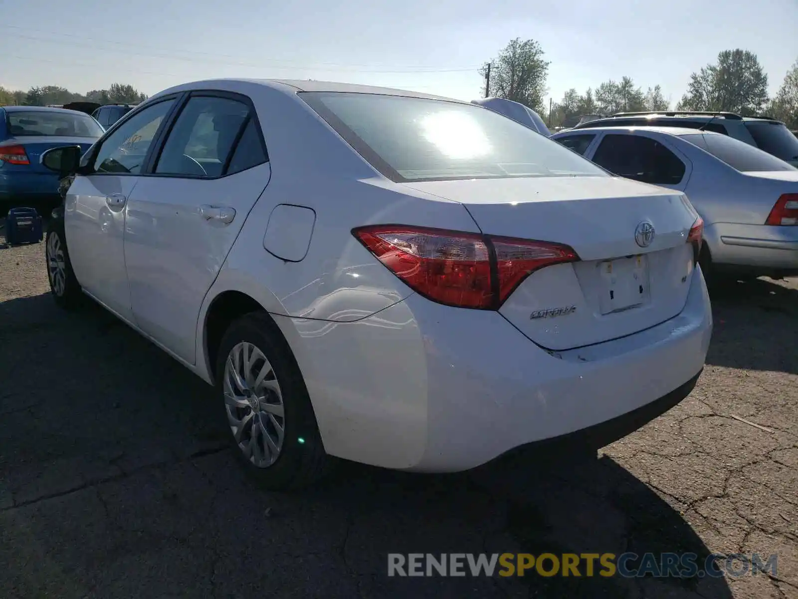 3 Photograph of a damaged car 2T1BURHE5KC186645 TOYOTA COROLLA 2019