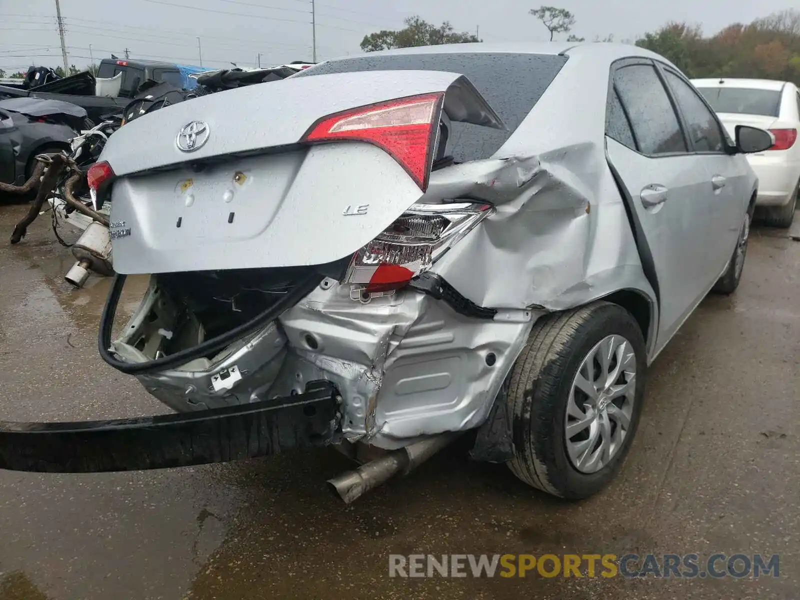 4 Photograph of a damaged car 2T1BURHE5KC186726 TOYOTA COROLLA 2019
