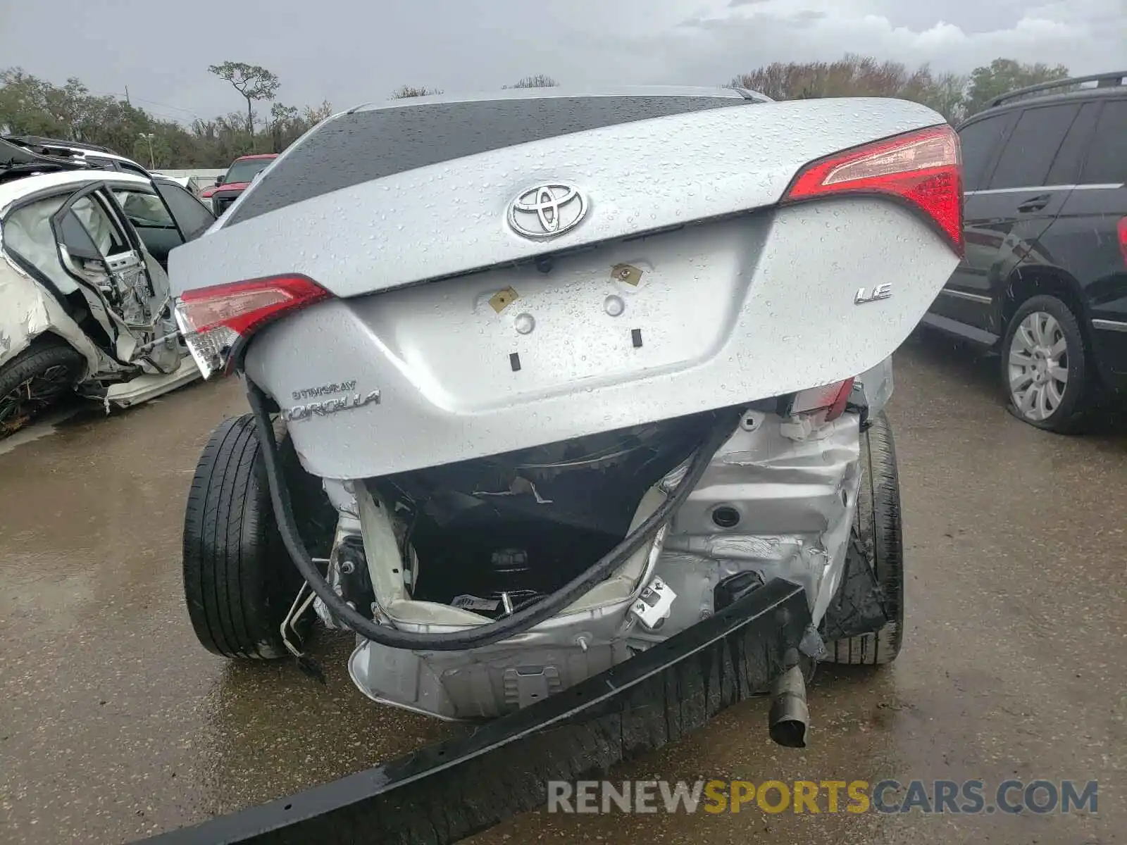 9 Photograph of a damaged car 2T1BURHE5KC186726 TOYOTA COROLLA 2019