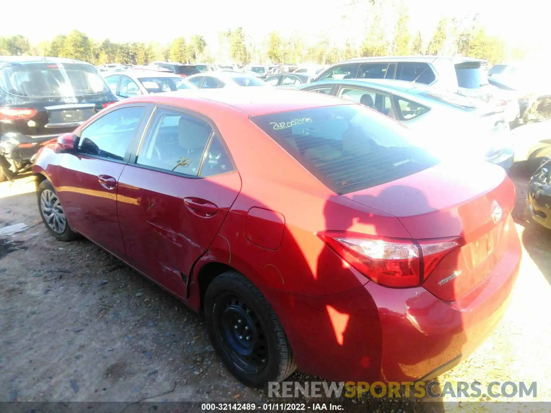 3 Photograph of a damaged car 2T1BURHE5KC186807 TOYOTA COROLLA 2019