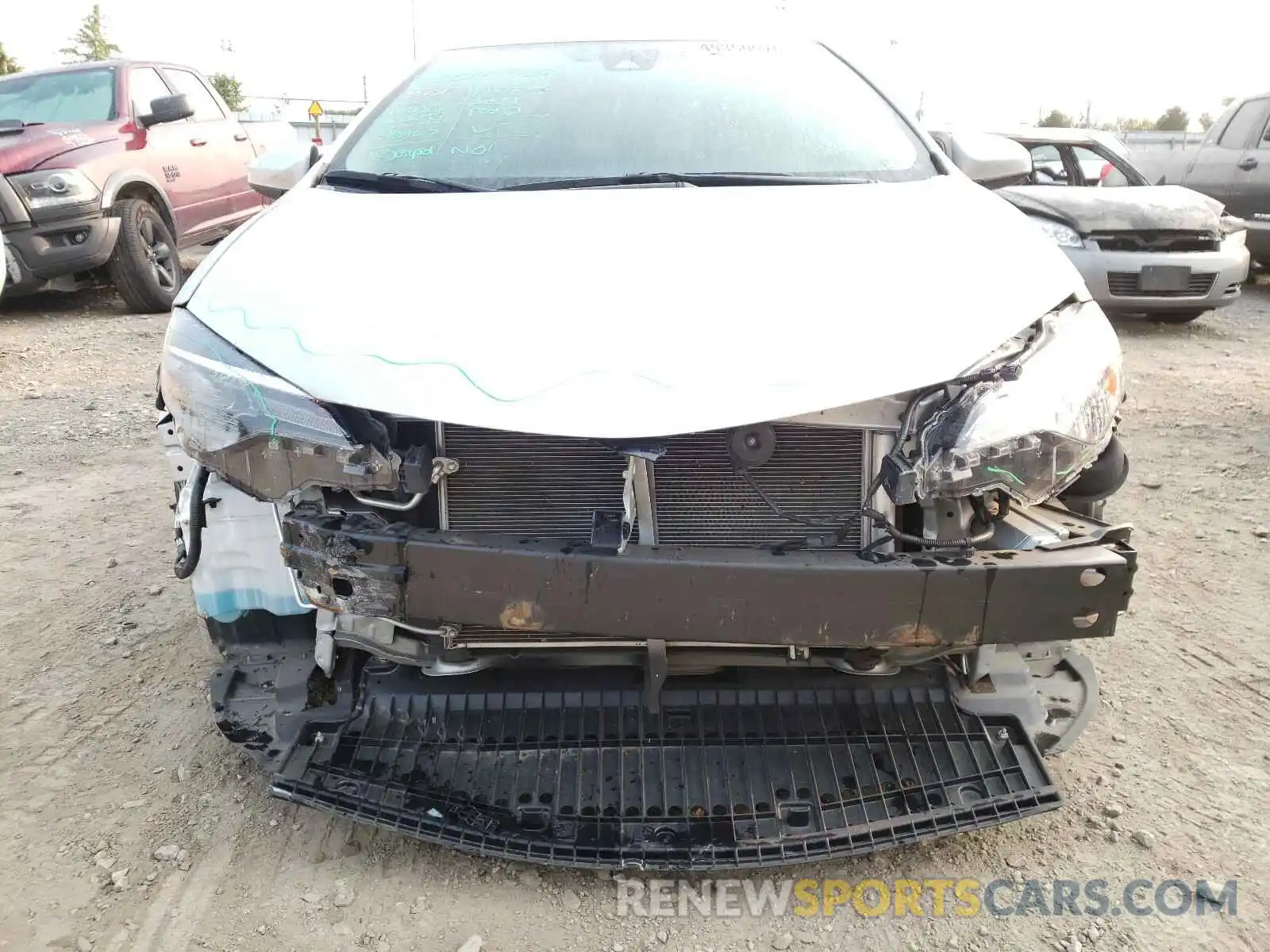 9 Photograph of a damaged car 2T1BURHE5KC187049 TOYOTA COROLLA 2019