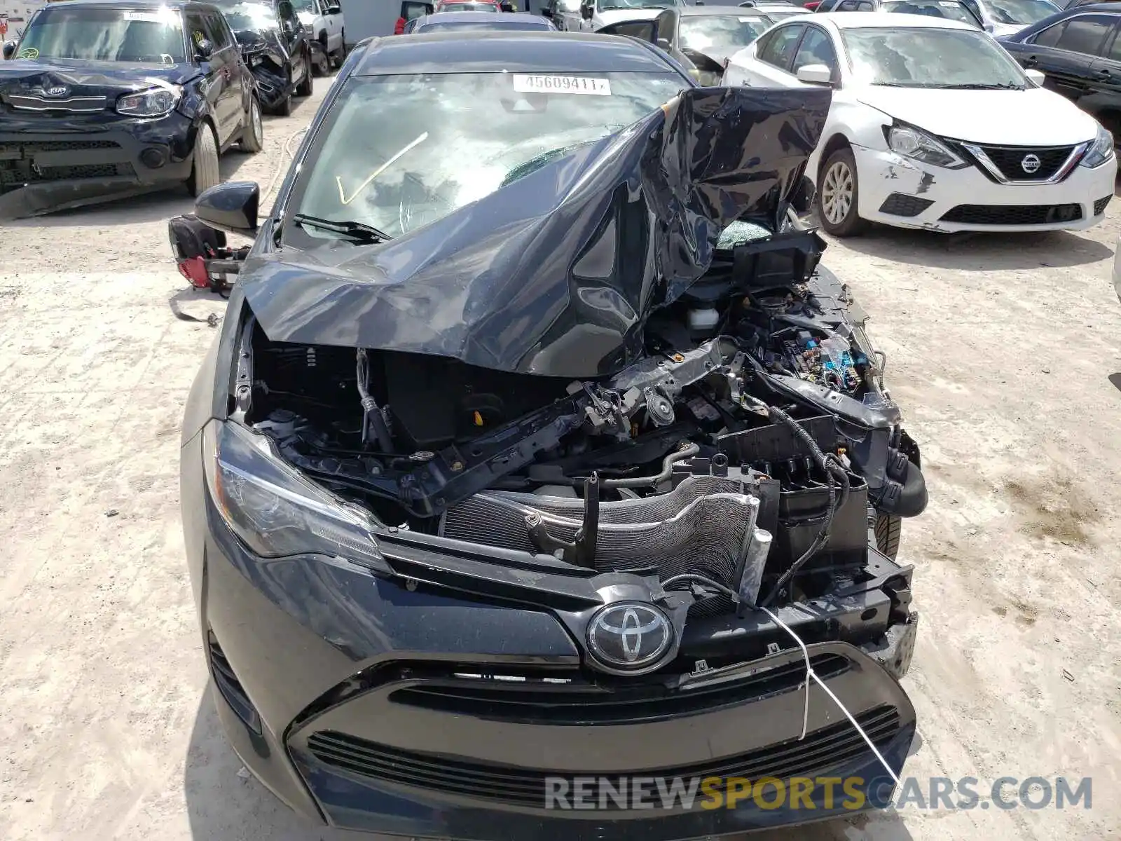 9 Photograph of a damaged car 2T1BURHE5KC187343 TOYOTA COROLLA 2019