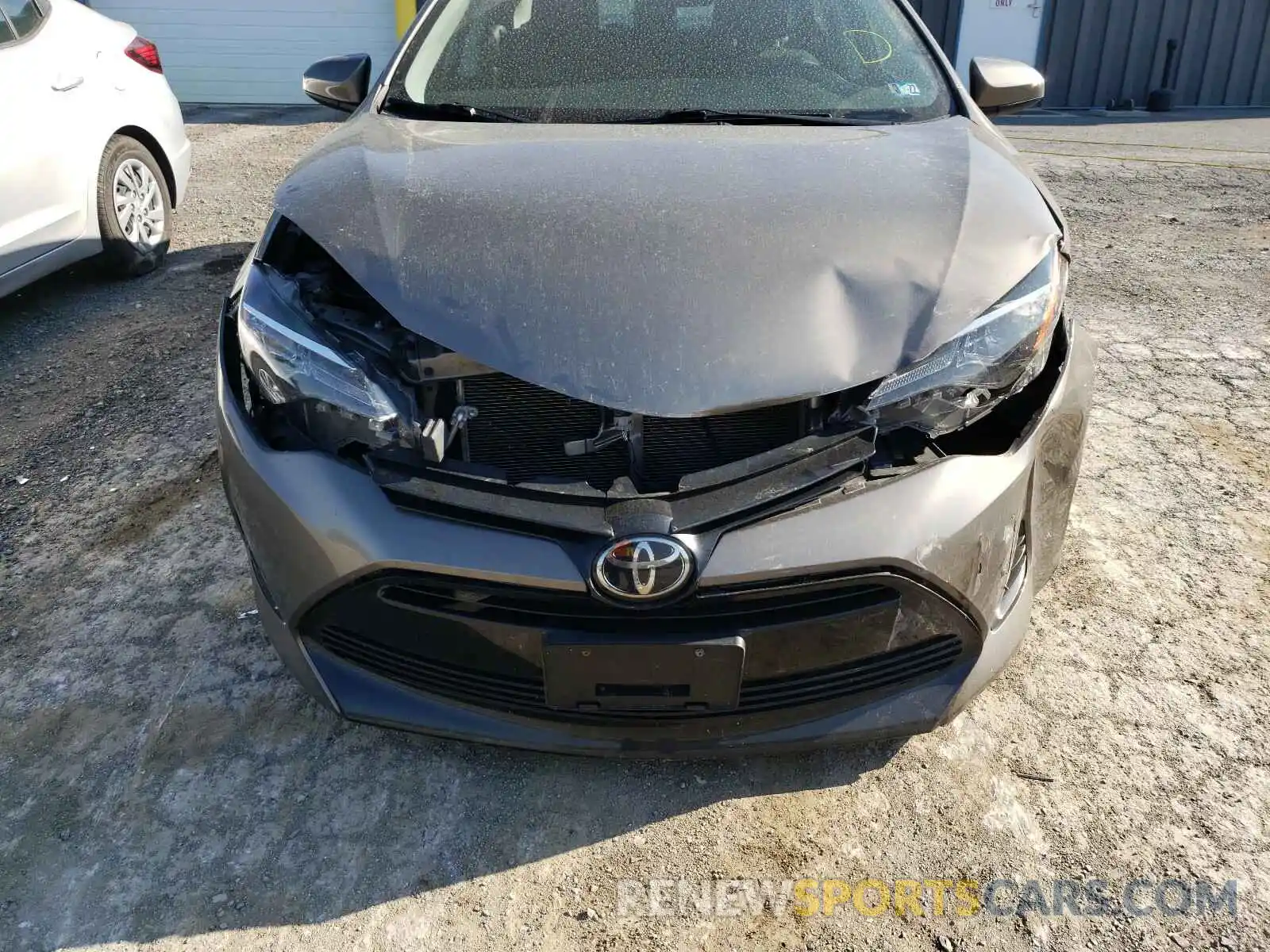 9 Photograph of a damaged car 2T1BURHE5KC187861 TOYOTA COROLLA 2019