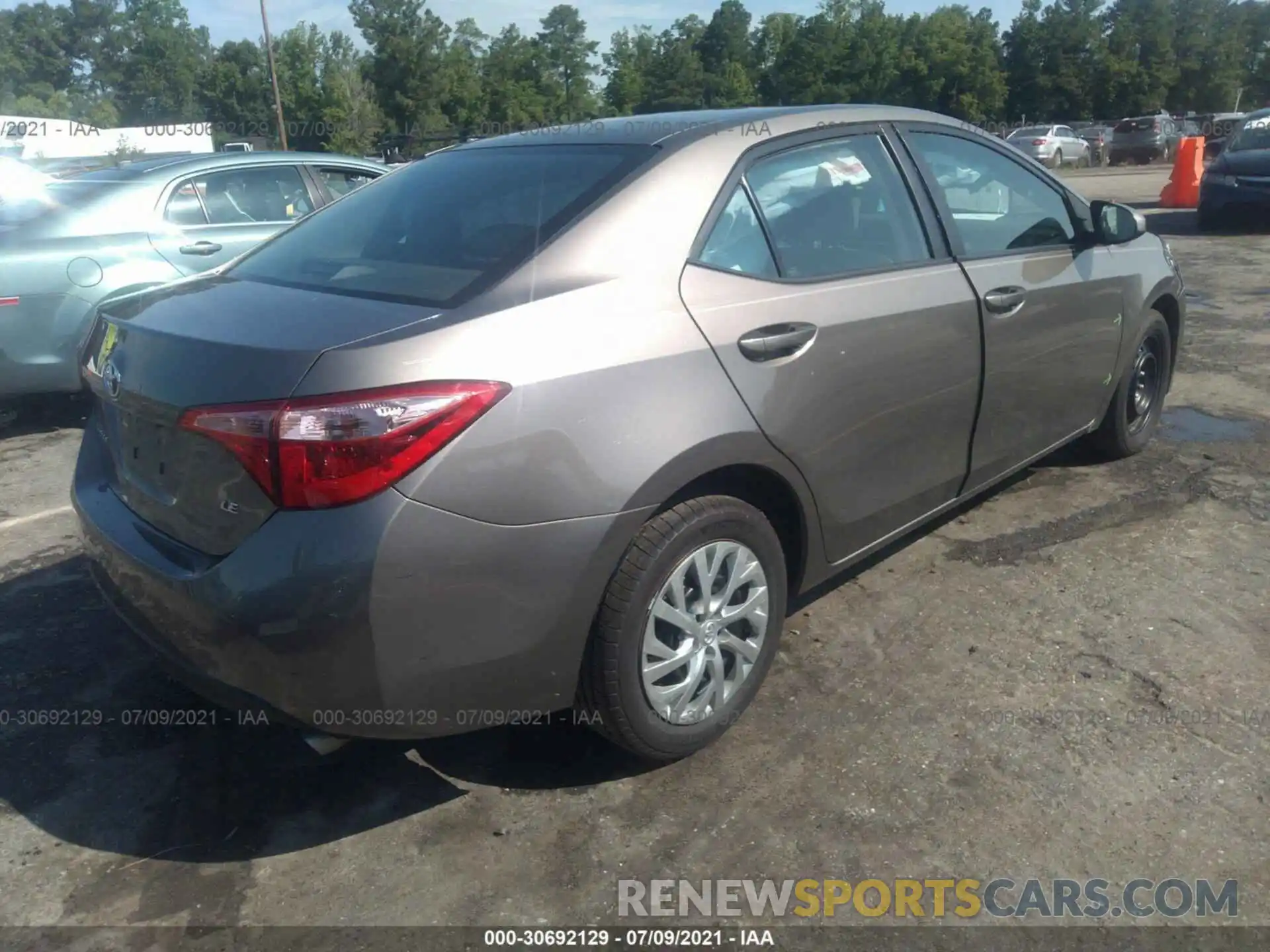 4 Photograph of a damaged car 2T1BURHE5KC189285 TOYOTA COROLLA 2019